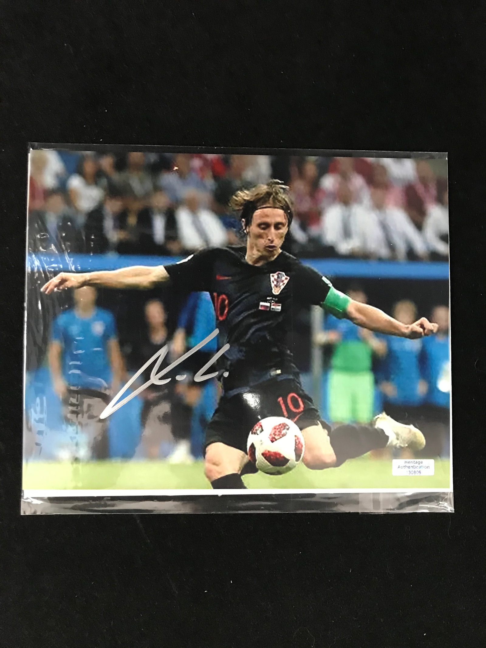 LUKA MODRIC SIGNED 8X10 PHOTO HA COA: Prices are in Canadian dollars