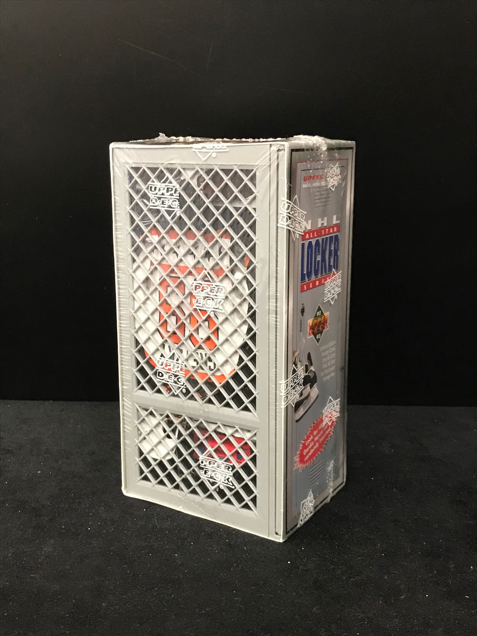 SEALED 1992 UPPER DECK HOCKEY LOCKER BOX (1 of 2)