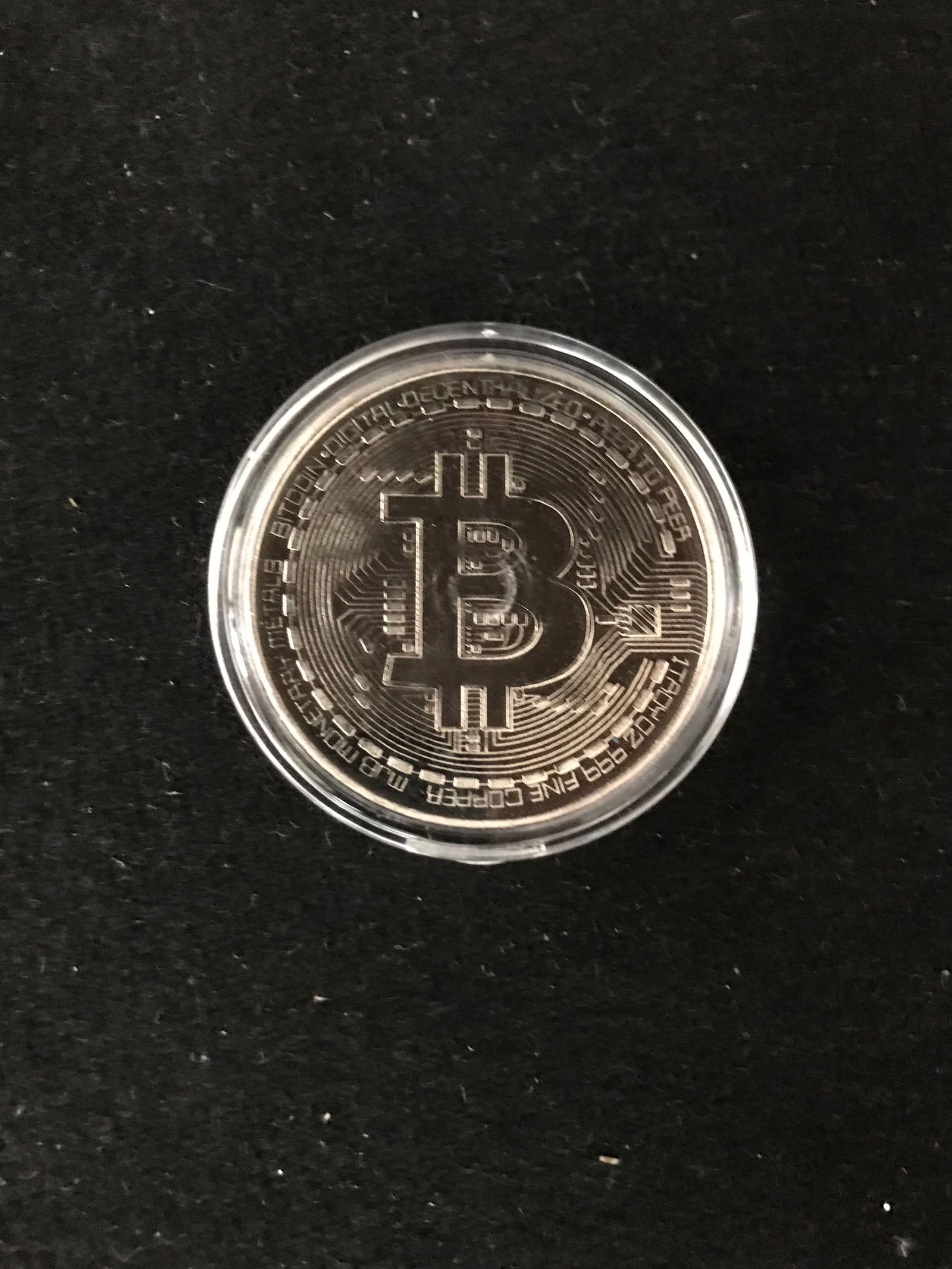 1 OZ SILVER PLATED BIT COIN (1 of 2)