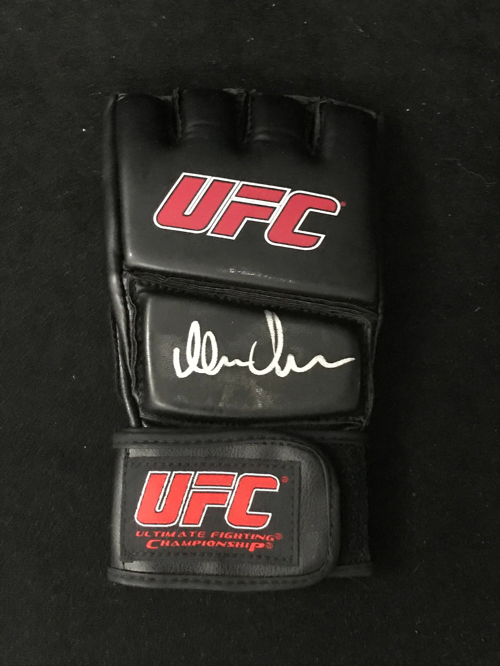 OLIVER AUBIN SIGNED UFC FIGHT GLOVE (GCG HOLO): Prices are in Canadian dollars