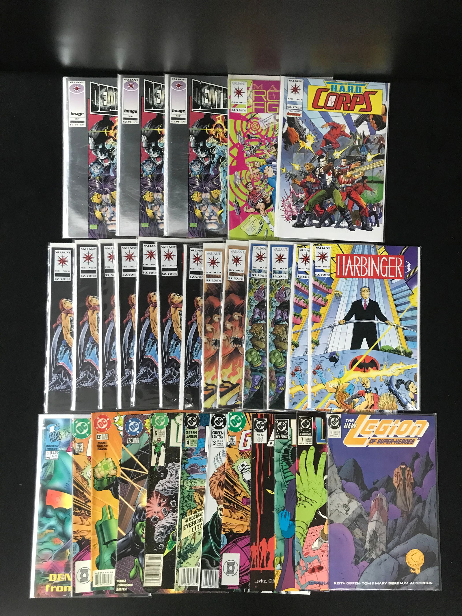 VARIOUS SUPERHERO COMIC BOOK LOT (1 of 1)