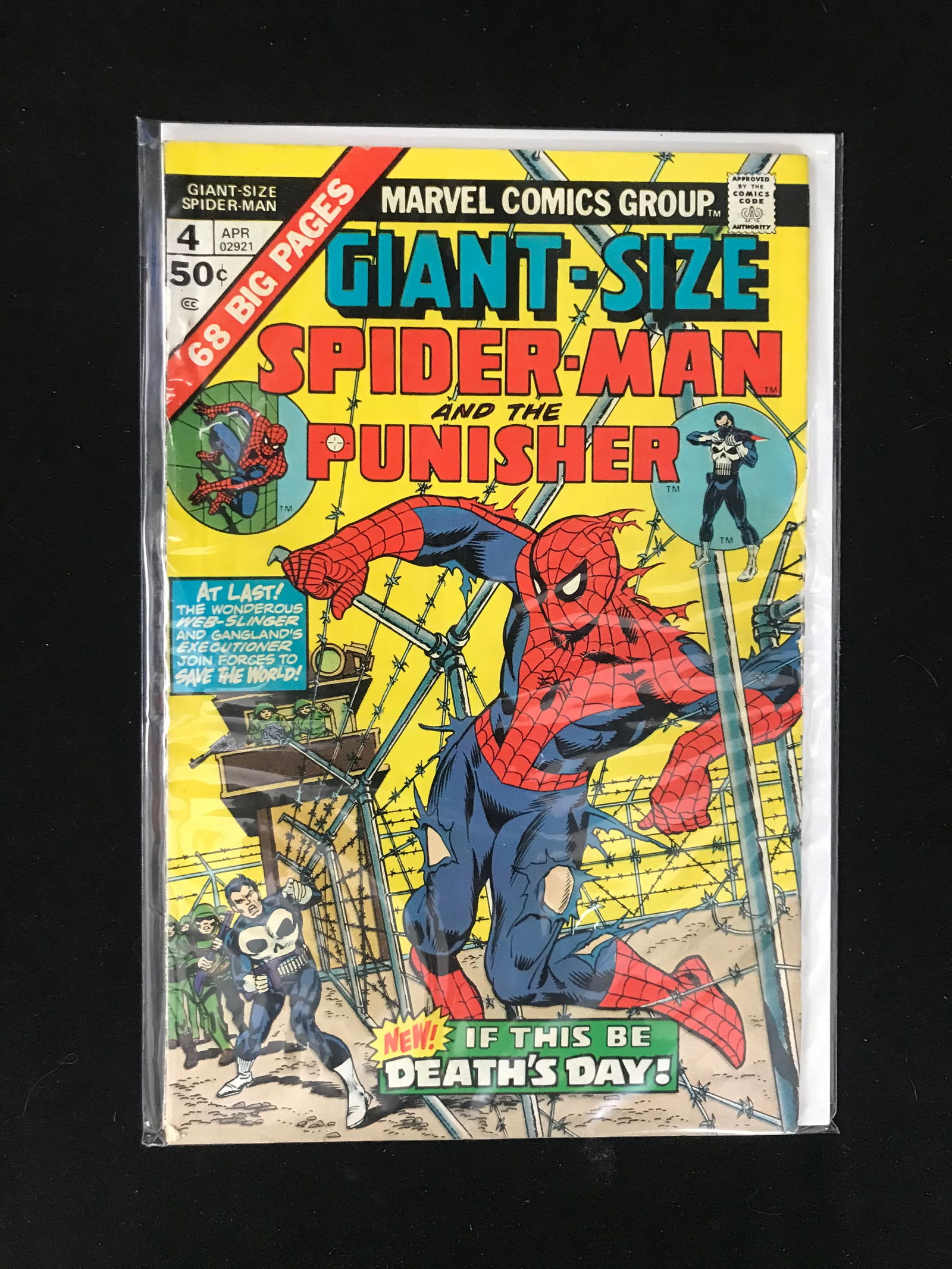 MARVEL COMICS NO.4 SPIDERMAN AND THE PUNISHER (GIANT-SIZE) (1 of 1)