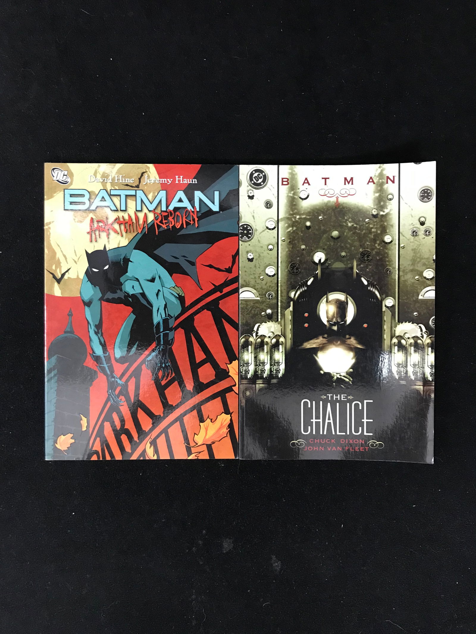 LOT OF 2 BATMAN COMICS (DC COMICS) (1 of 1)