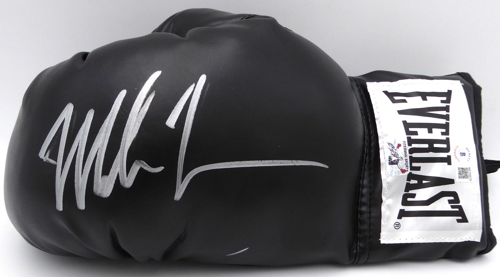 MIKE TYSON SIGNED BOXING GLOVE BECKETT COA (1 of 2)
