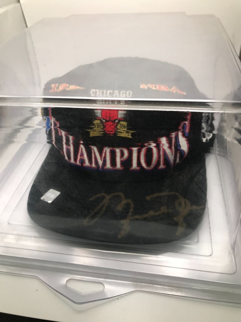 MICHAEL JORDAN SIGNED CHICAGO BULLS CHAMPIONS STARTED HAT (COJO COA) (1 of 3)