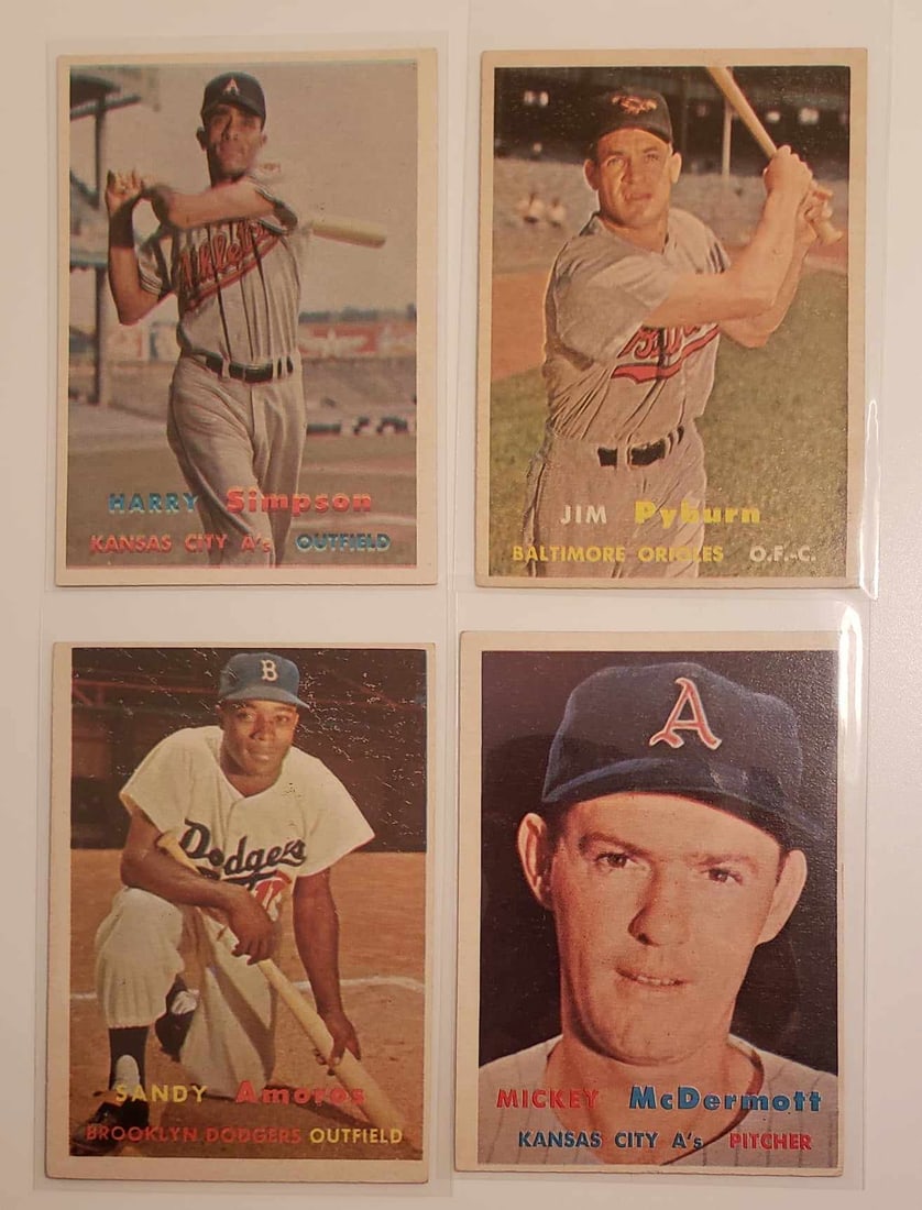 1957 TOPPS BASEBALL CARD LOT (1 of 2)