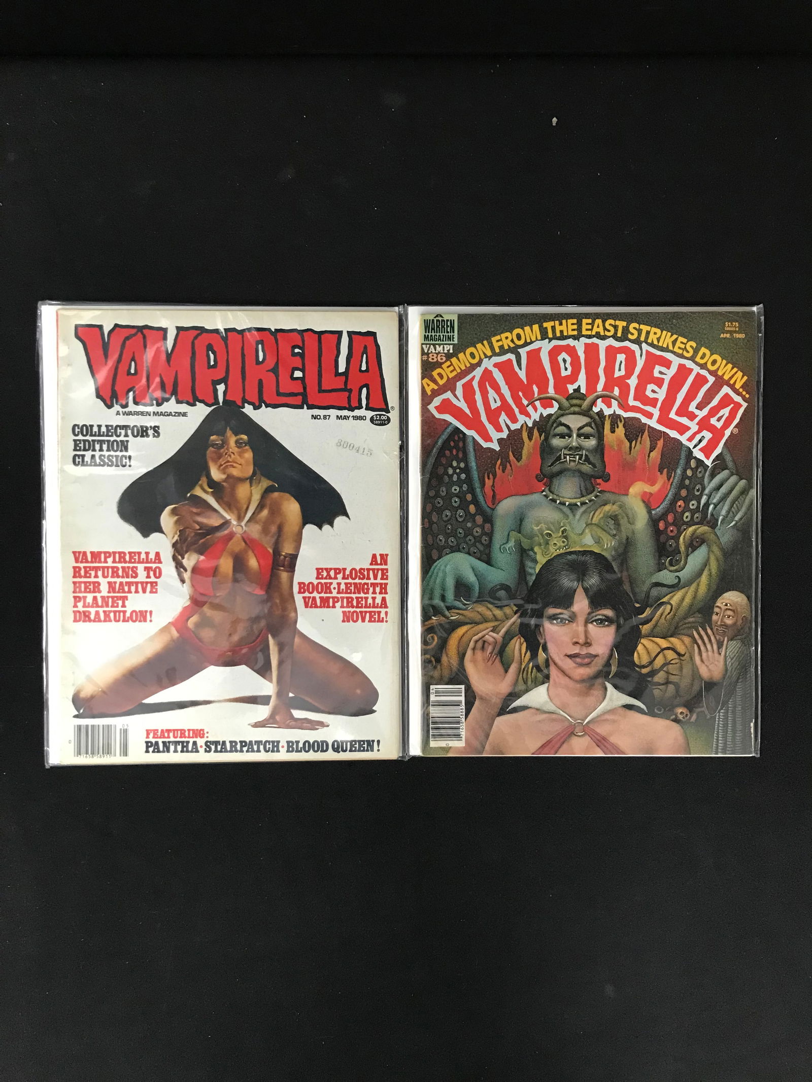 LOT OF 2 VAMPIRELLA COMICS (WARREN MAGAZINE) (1 of 1)