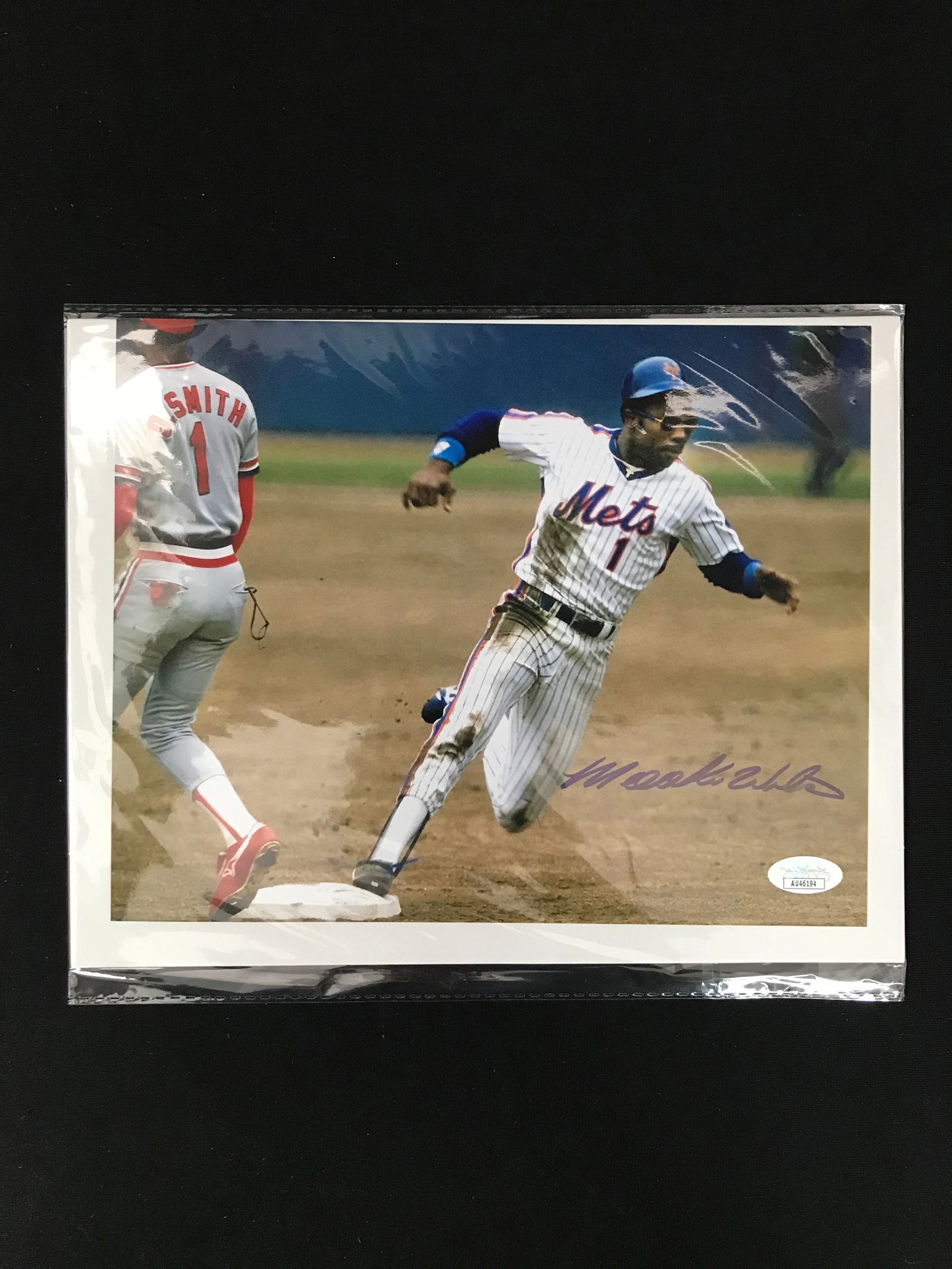 MOOKIE WILSON SIGNED NY METS 8 X 10 (JSA COA) (1 of 2)