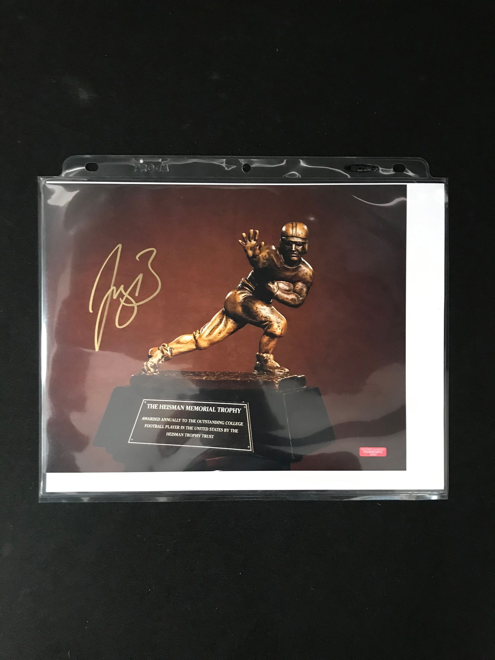 Joe Burrow Signed Heisman Trophy 8 X 10 Picture Red Carpet COA: Joe Burrow Signed Heisman Trophy Picture Red Carpet COAPrices are in Canadian dollars