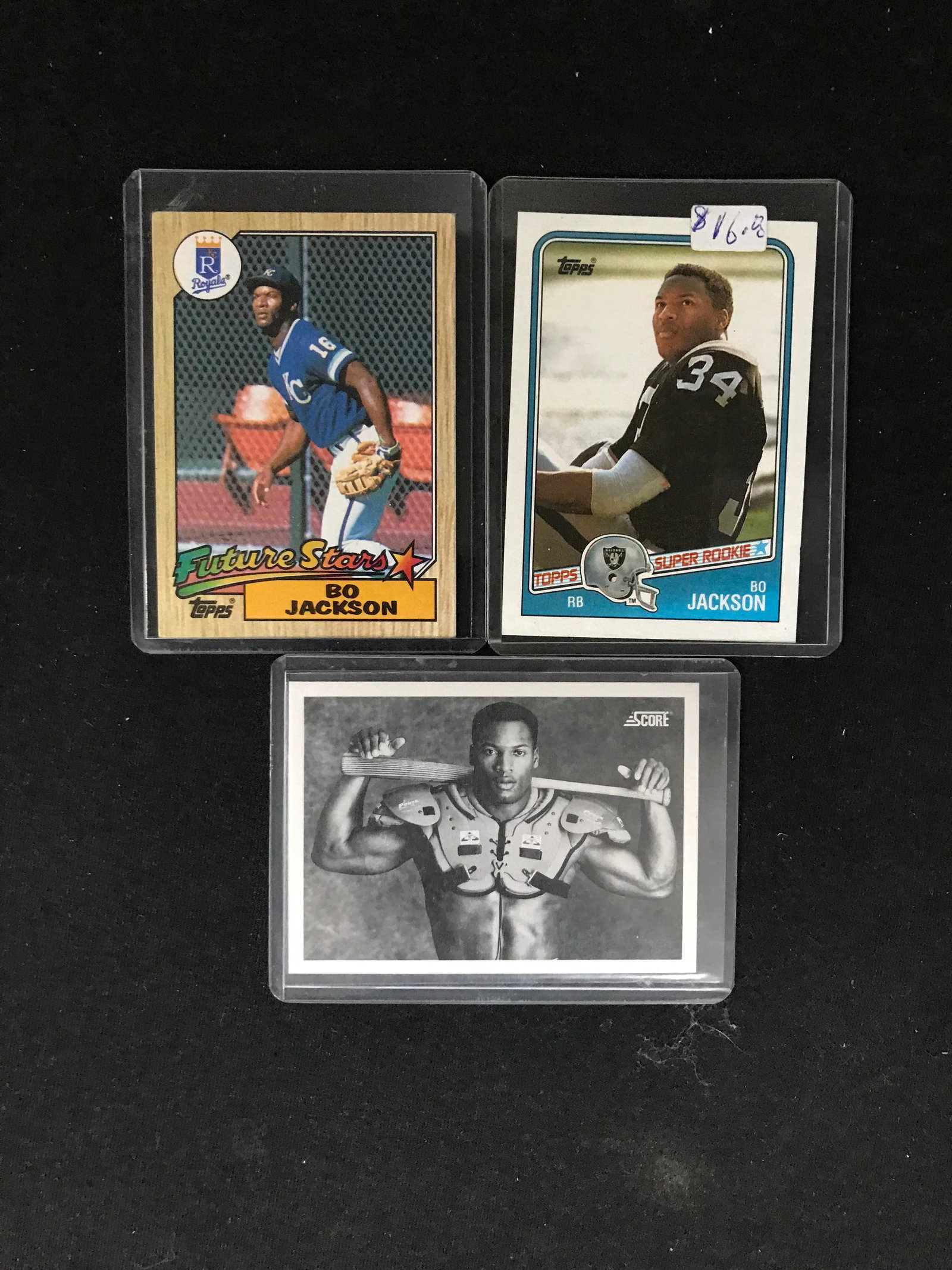 LOT OF 3 BO JACKSON ROOKIE CARDS: LOT OF 3 BO JACKSON CARDSPrices are in Canadian dollars