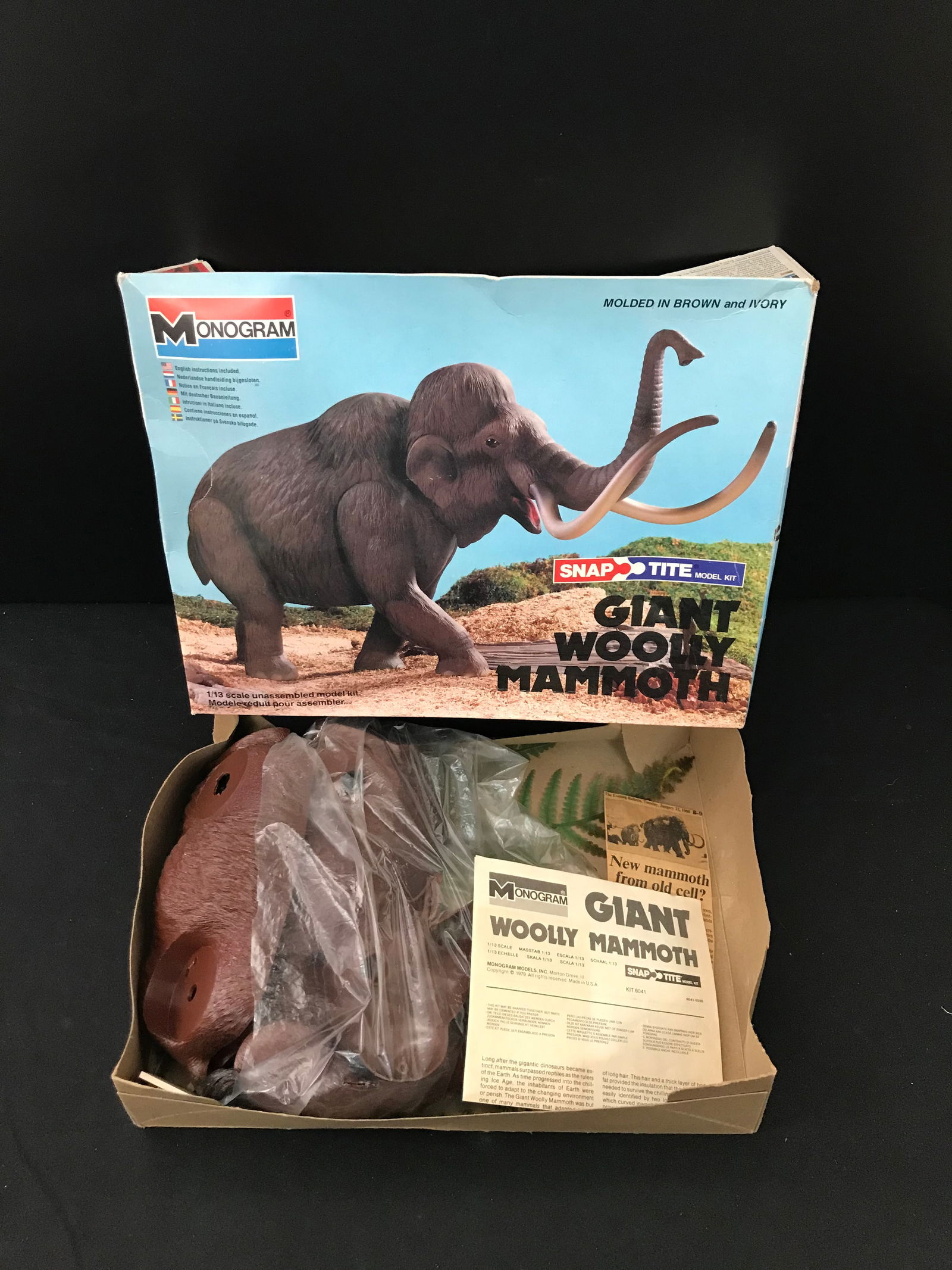 1979 MONOGRAM 1/13 SCALE WOOLLY MAMOTH MODEL KIT (1 of 1)
