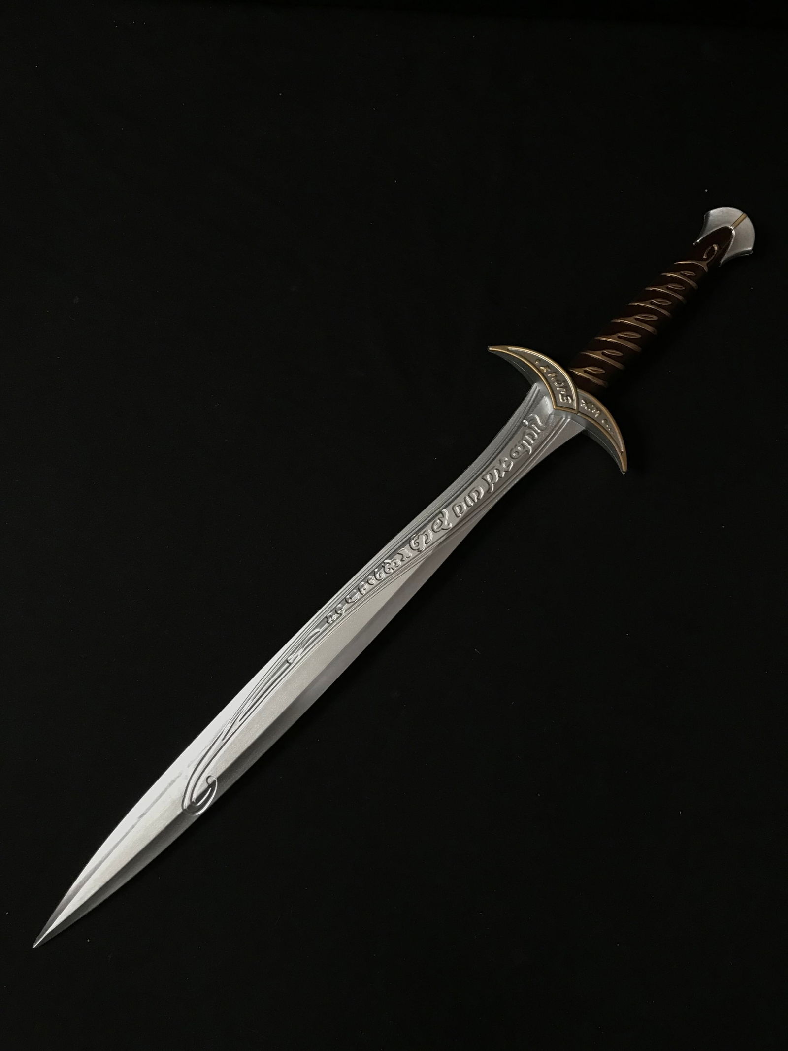 SEAN ASTIN SIGNED LORD OF THE RINGS STINGER REPLICA SWORD (WWOC COA) (1 of 2)