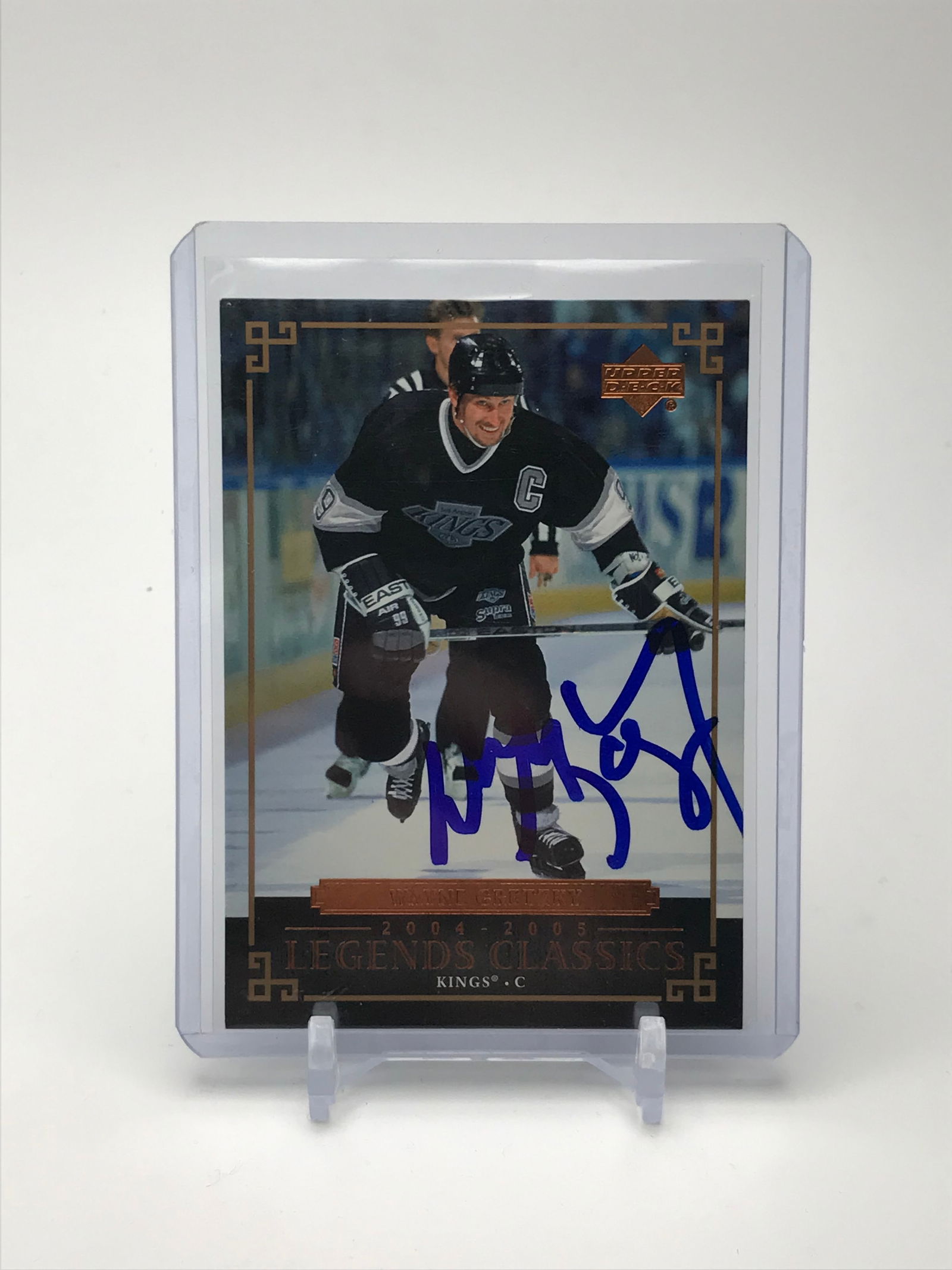 2004-05 UPPER DECK LEDGENDS CLASSIC WAYNE GRETZKY SIGNED HOCKY CARD (1 of 2)