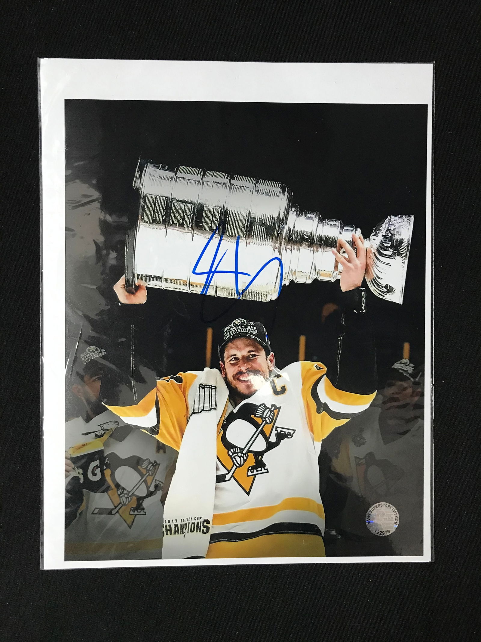 SIDNEY CROSBY PITTSBURGH PENGUINS SIGNED 8X10 - SUPERSTAR COA (1 of 2)