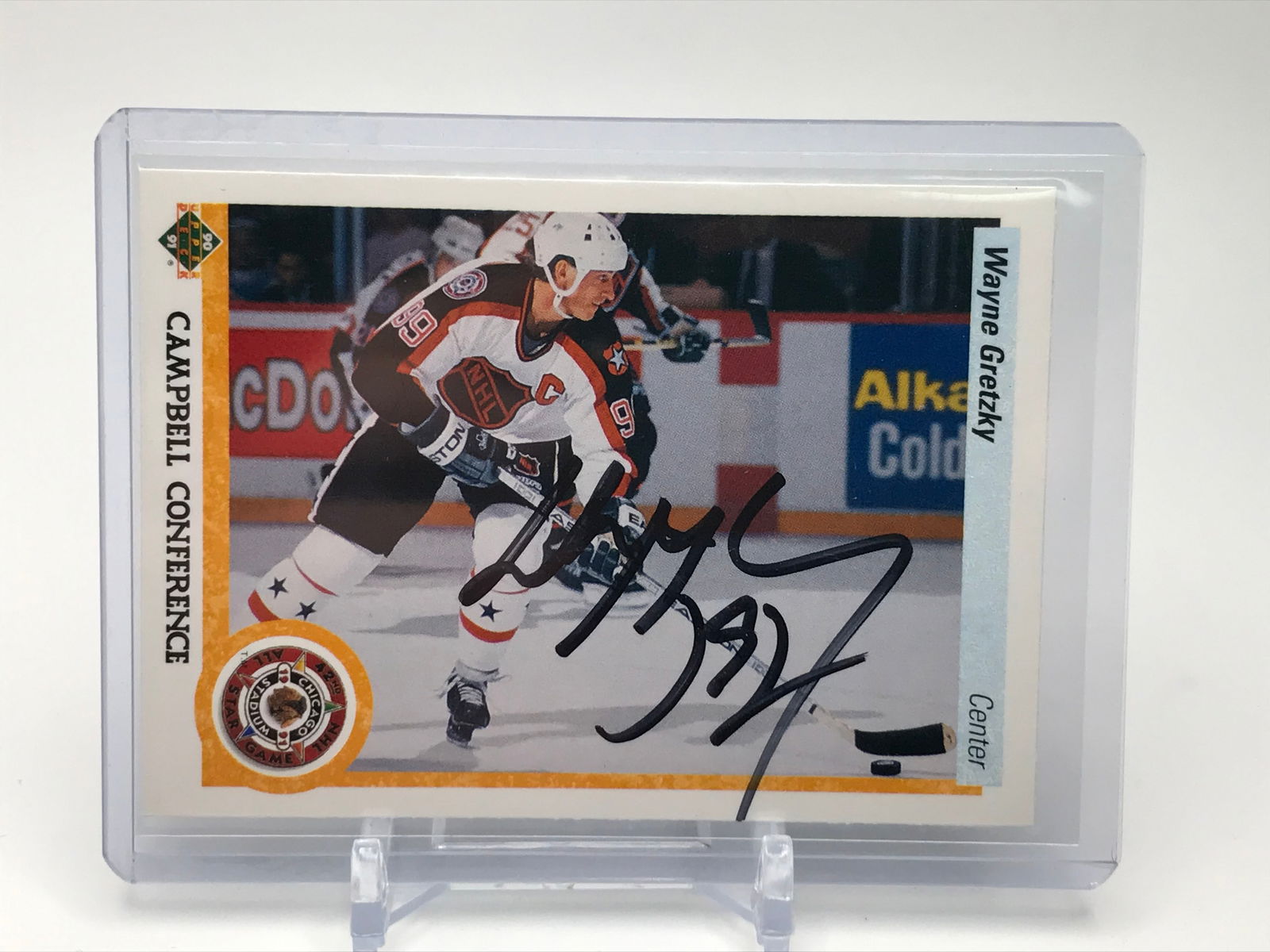 WAYNE GRETZKY SIGNED UPPER DECK TRADING CARD (GCG COA) (1 of 1)