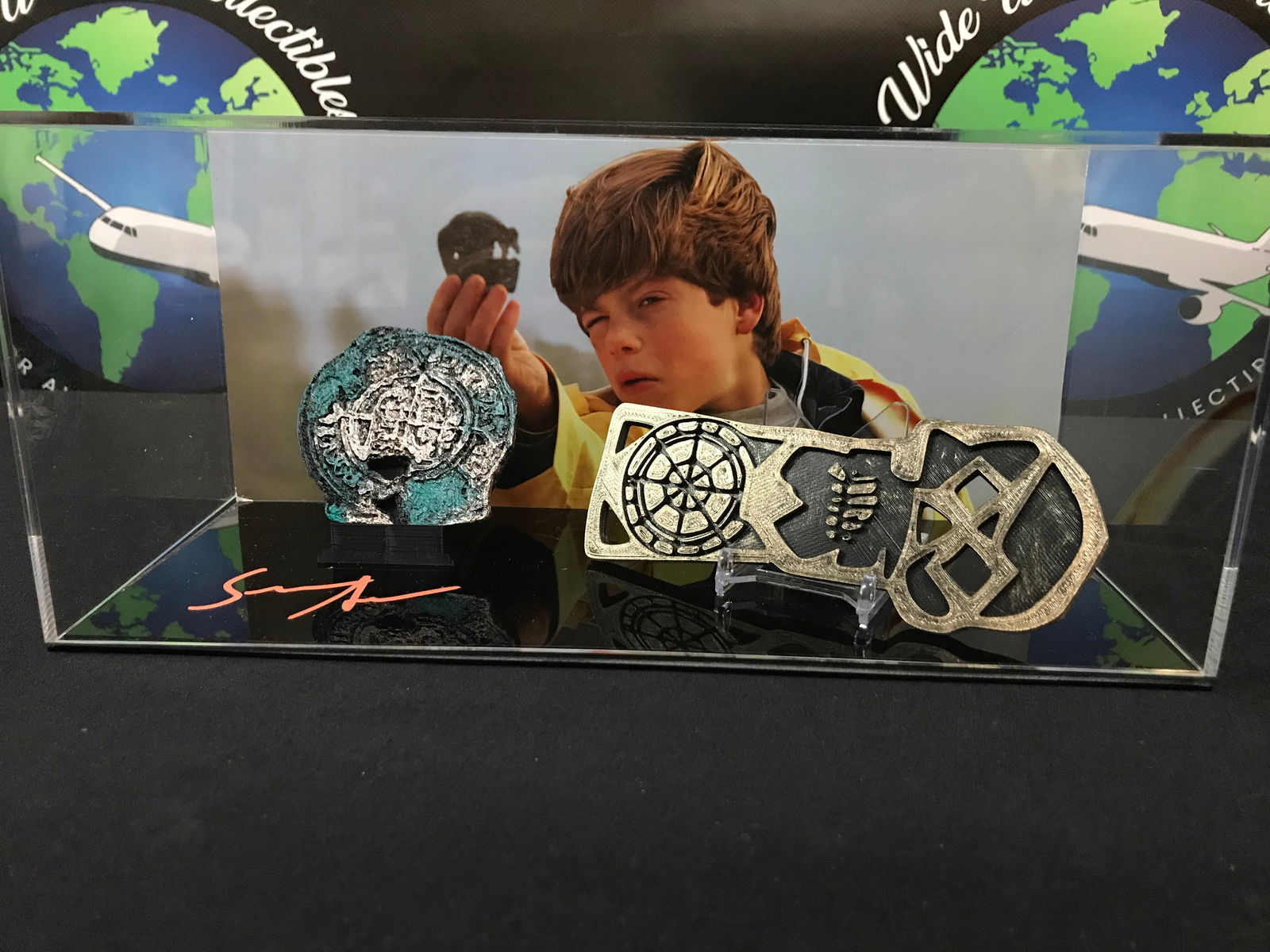 SEAN ASTIN SIGNED GOONIES KEYS DISPLAY SHADOW BOX (WWOC COA) (1 of 3)