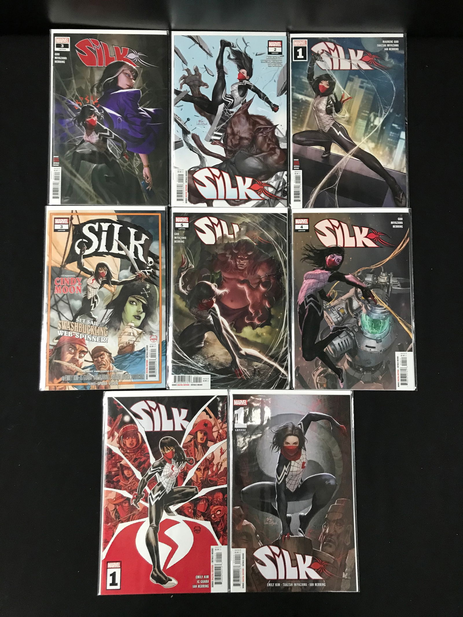 LOT OF 8 SILK COMICS (MARVEL COMICS): Prices are in Canadian dollars