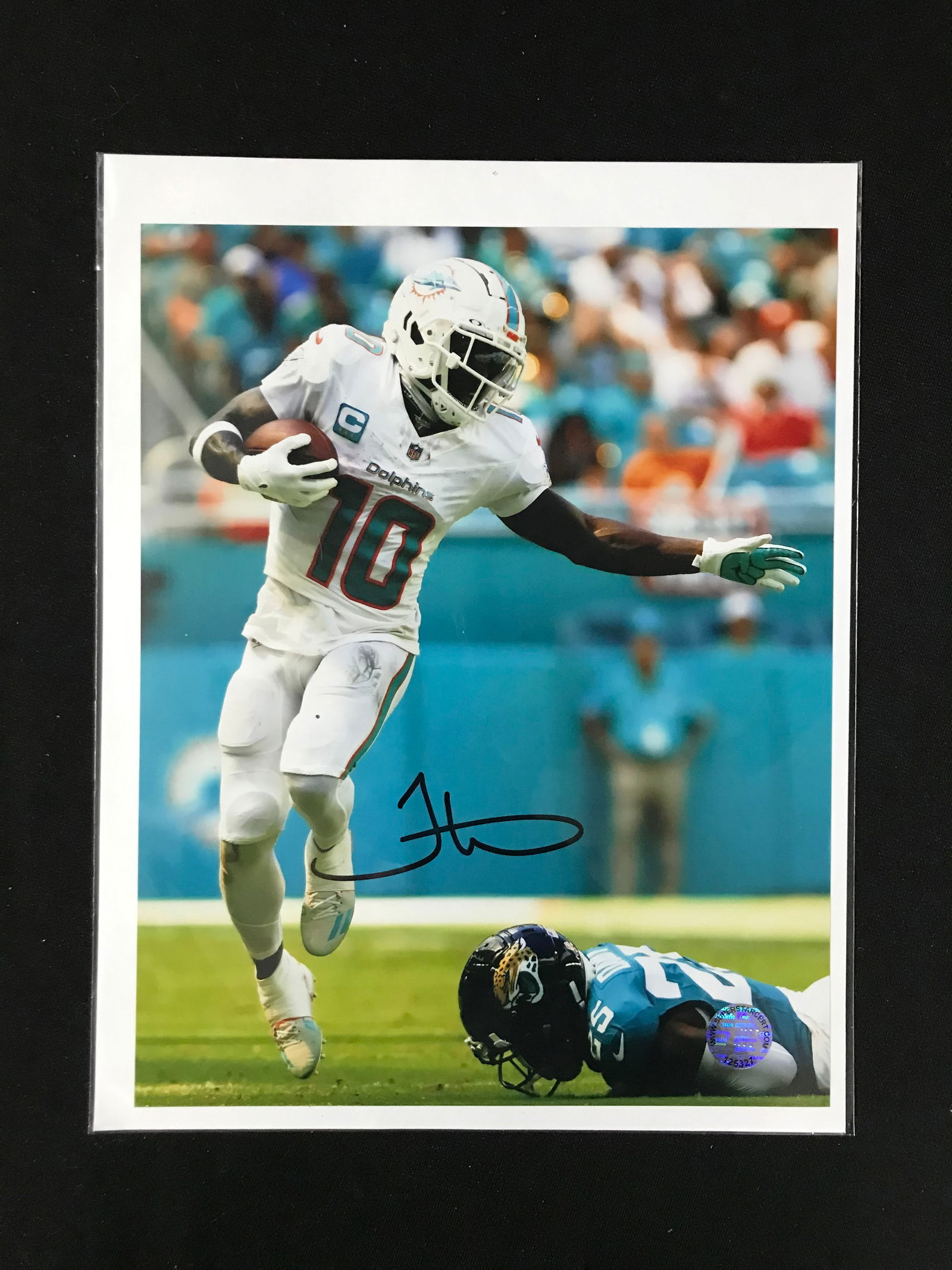 TYREEK HILL SIGNED MIAMI DOLPHINS 8X10 PHOTO (SUPER STAR COA) (1 of 2)