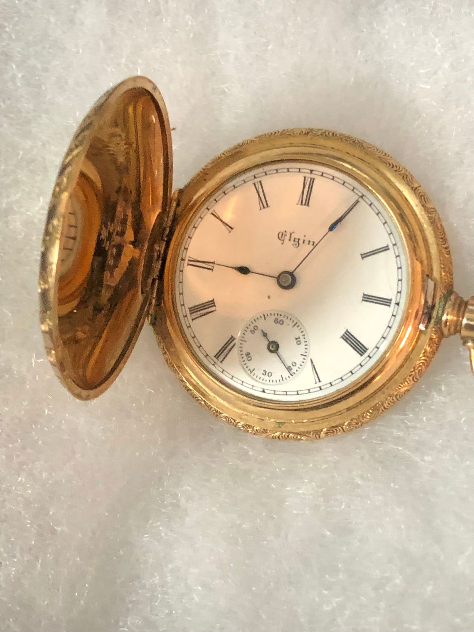 ELGIN GOLD POCKET WATCH (1 of 2)