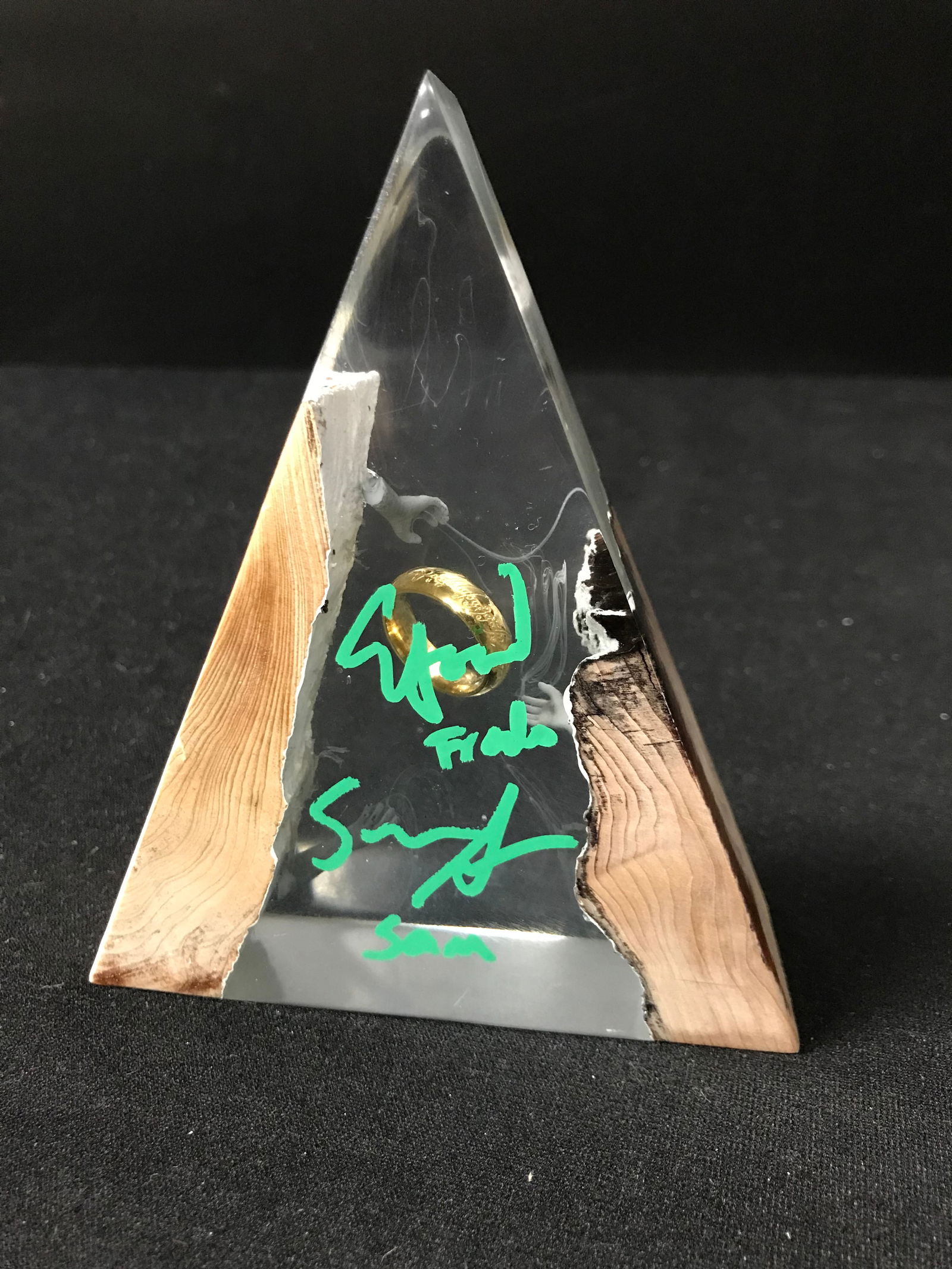 ELIJAH WOOD AND SEAN ASTIN SIGNED LOTR "RING OF POWER" LIGHT (WWOC COA): Prices are in Canadian dollars