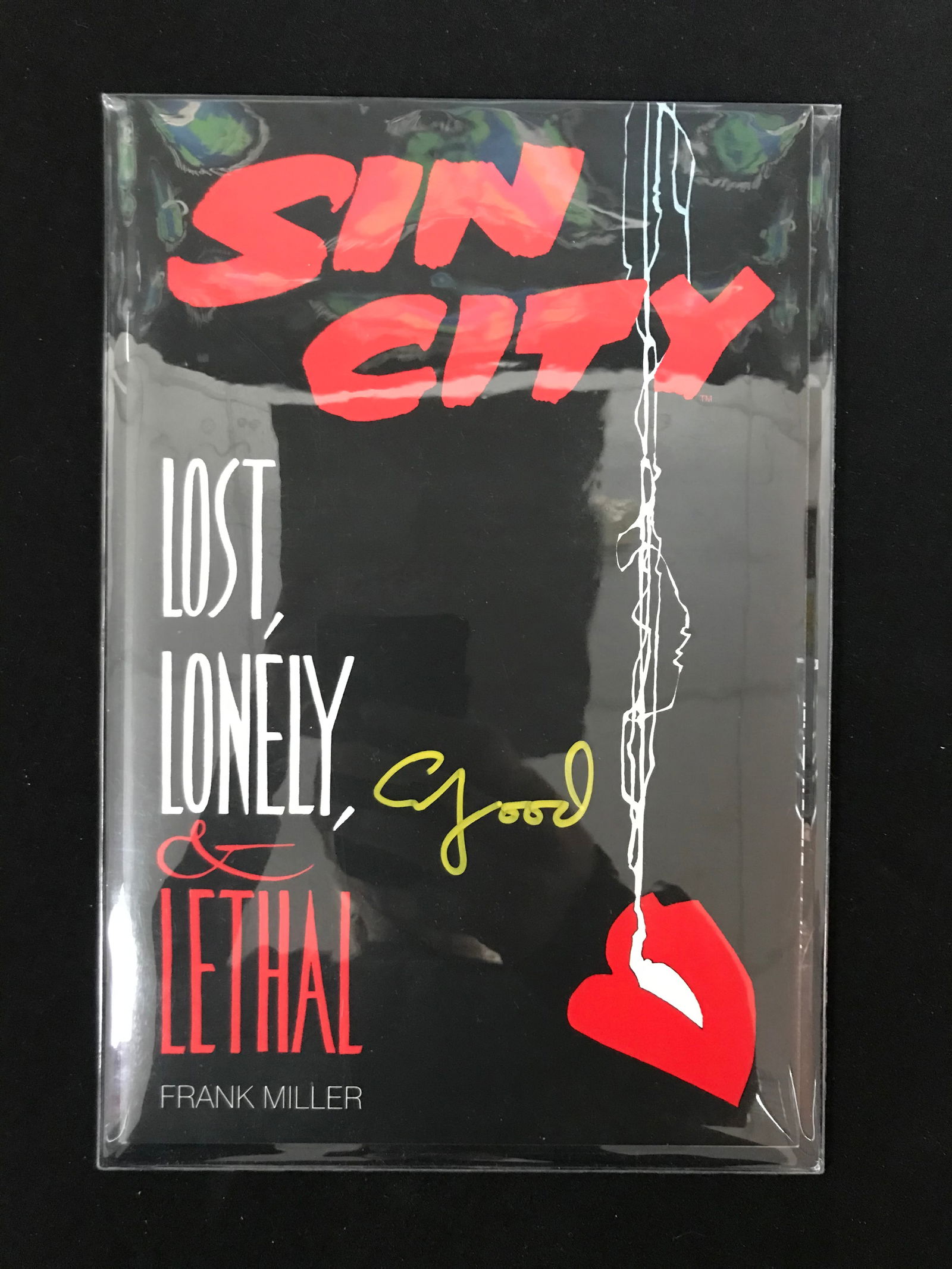 ELIJAH WOOD SIGNED SIN CITY COMIC BOOK WWOC COA (1 of 2)