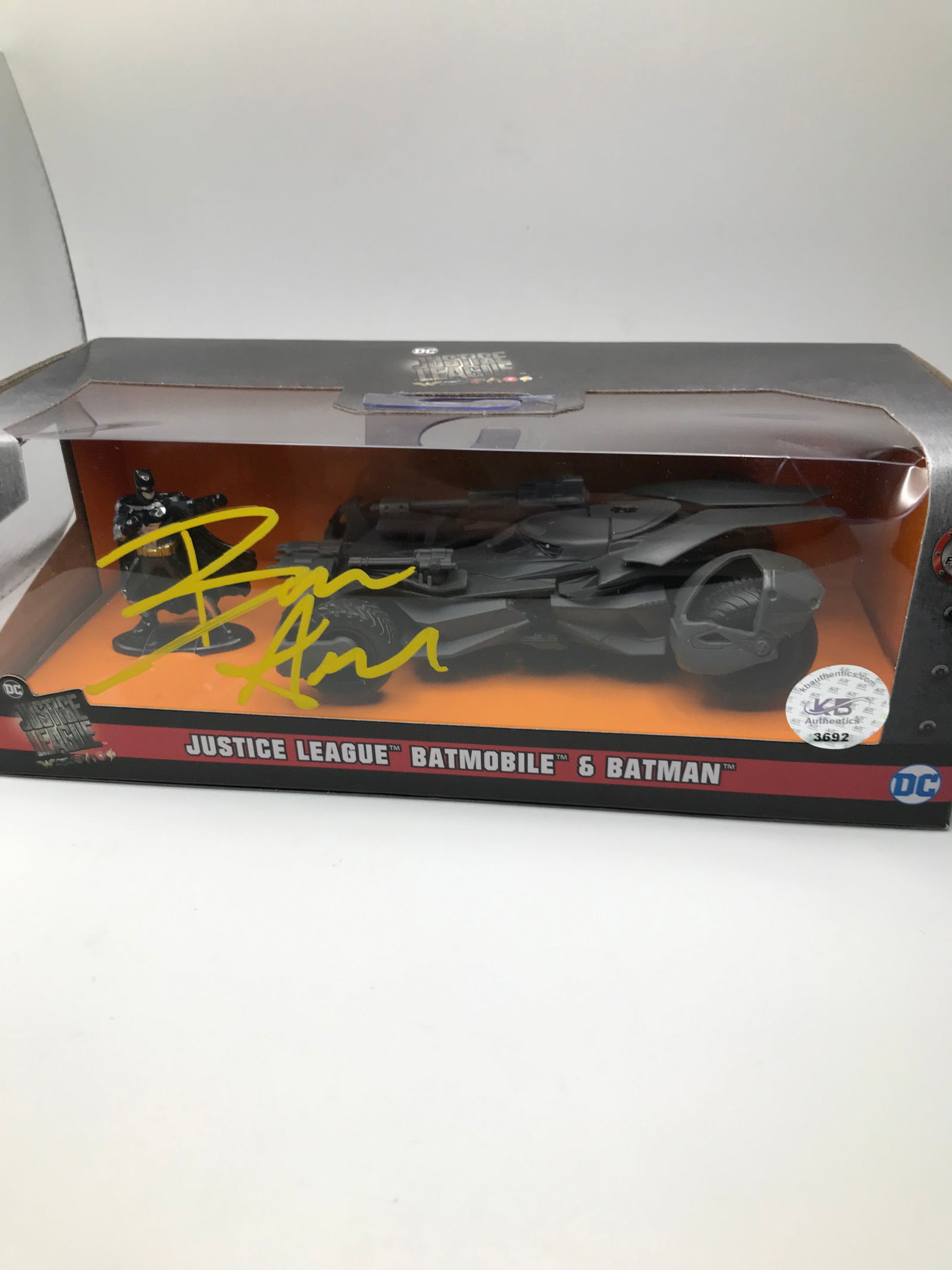 BEN AFFLECK SIGNED BATMOBILE KB COA (1 of 1)