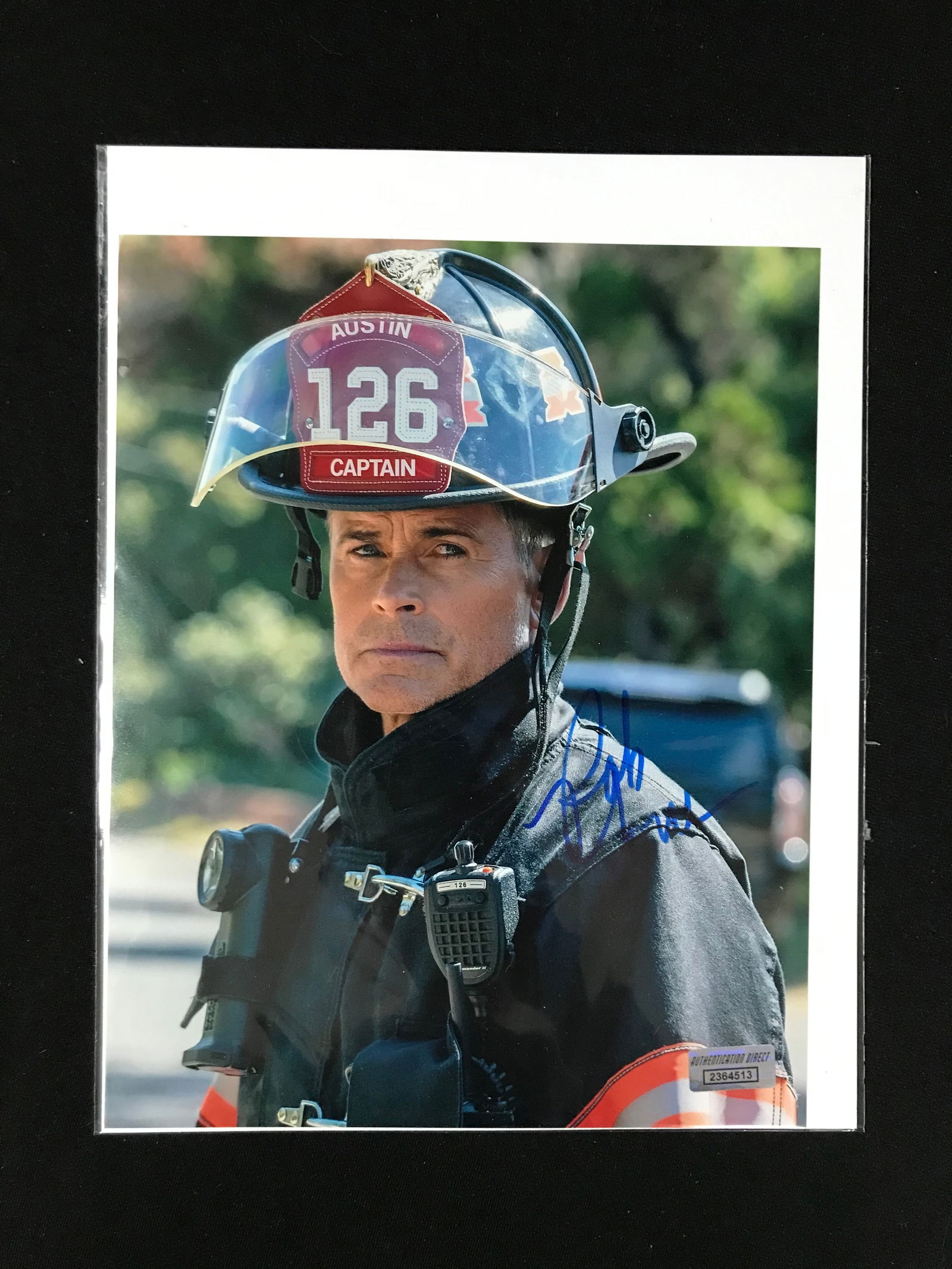 ROB LOWE SIGNED 8X10 PHOTO (AUTHENTICATION DIRECT COA) (1 of 2)