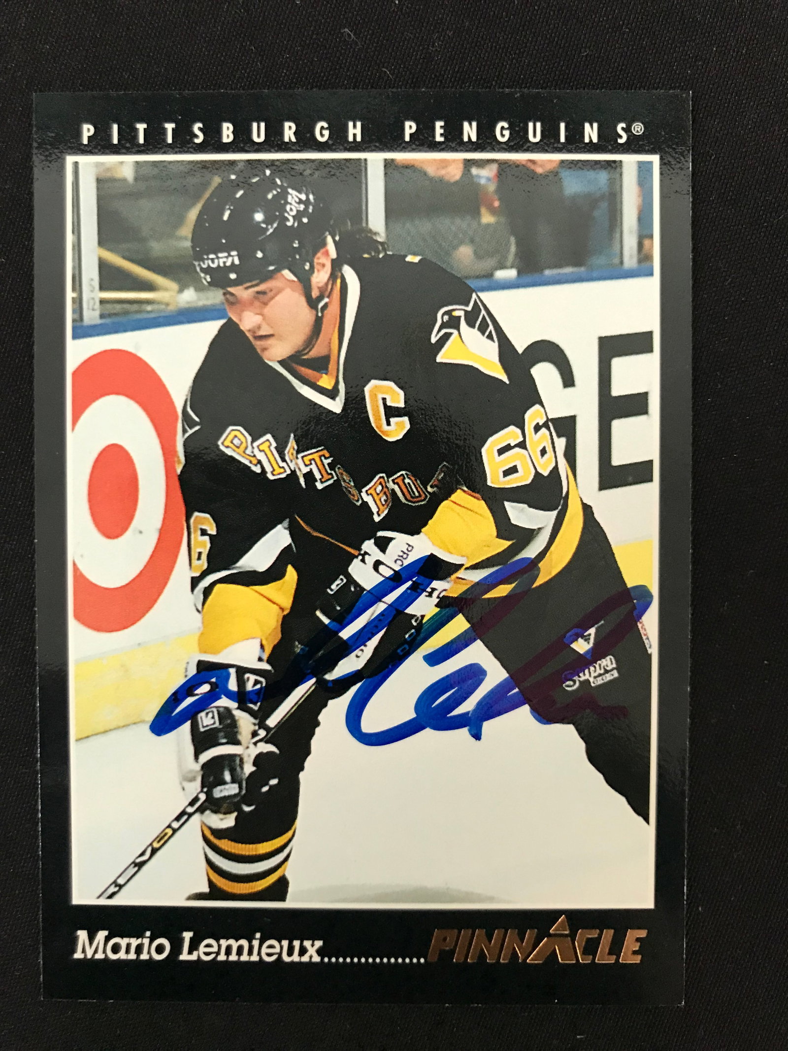 MARIO LEMIEUX SIGNED PINNACLE CARD (GCG COA): Prices are in Canadian dollars