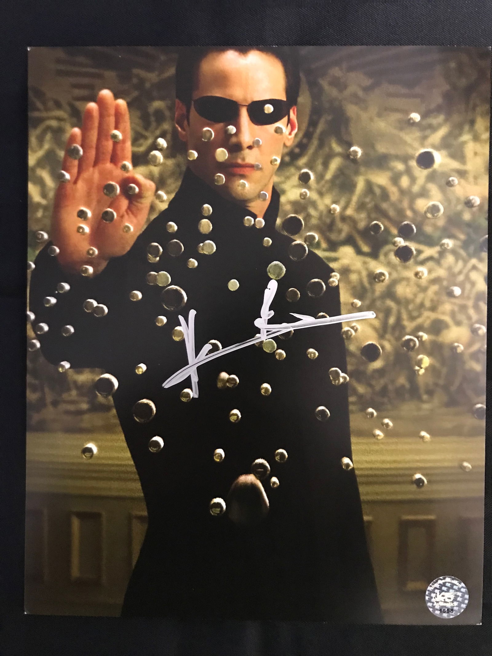 KEANU REEVES SIGNED THE MATRIX 8 X 10 (KB COA) (1 of 1)