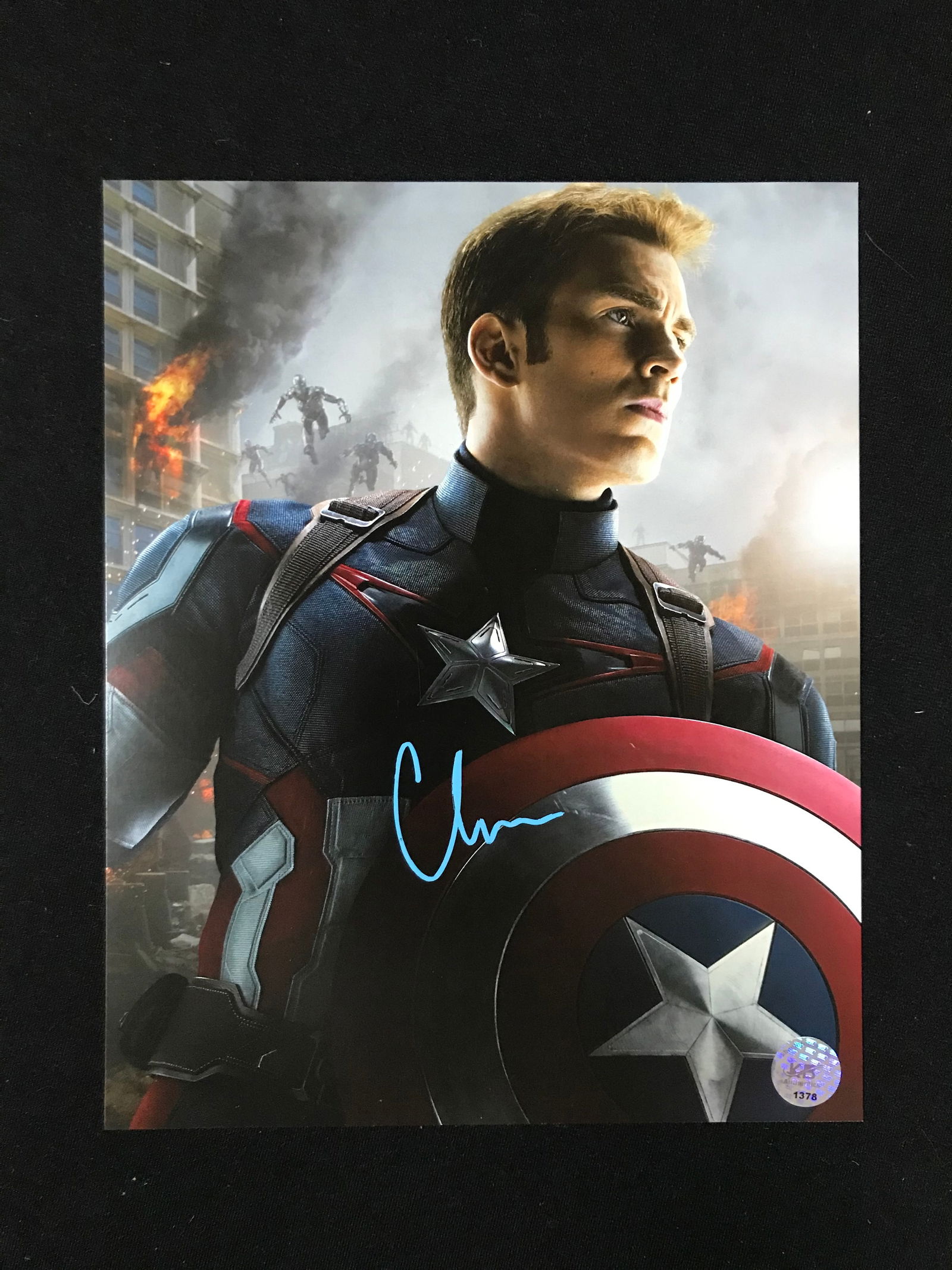 CHRIS EVANS SIGNED "CAPTAIN AMERICA" 8X10 PHOTO (KB AUTHENTICS COA) (1 of 1)