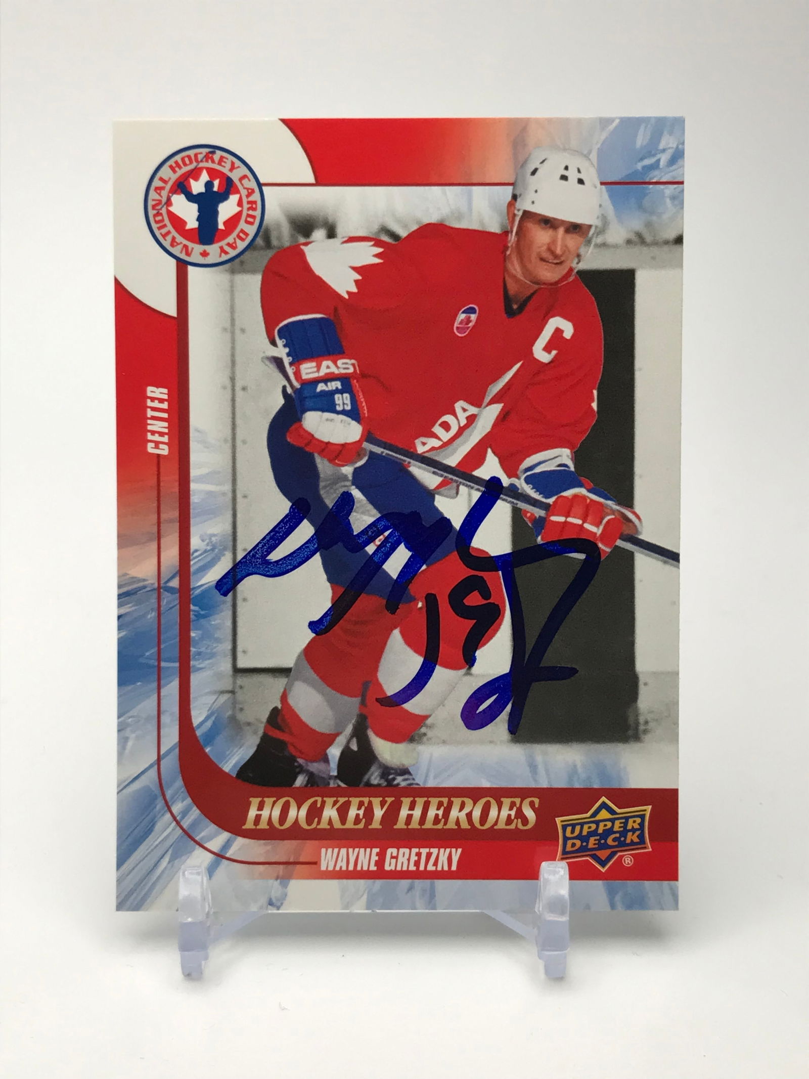 2016 WAYNE GRETZKY SIGNED UPPER DECK CARD NO. 11 (1 of 2)