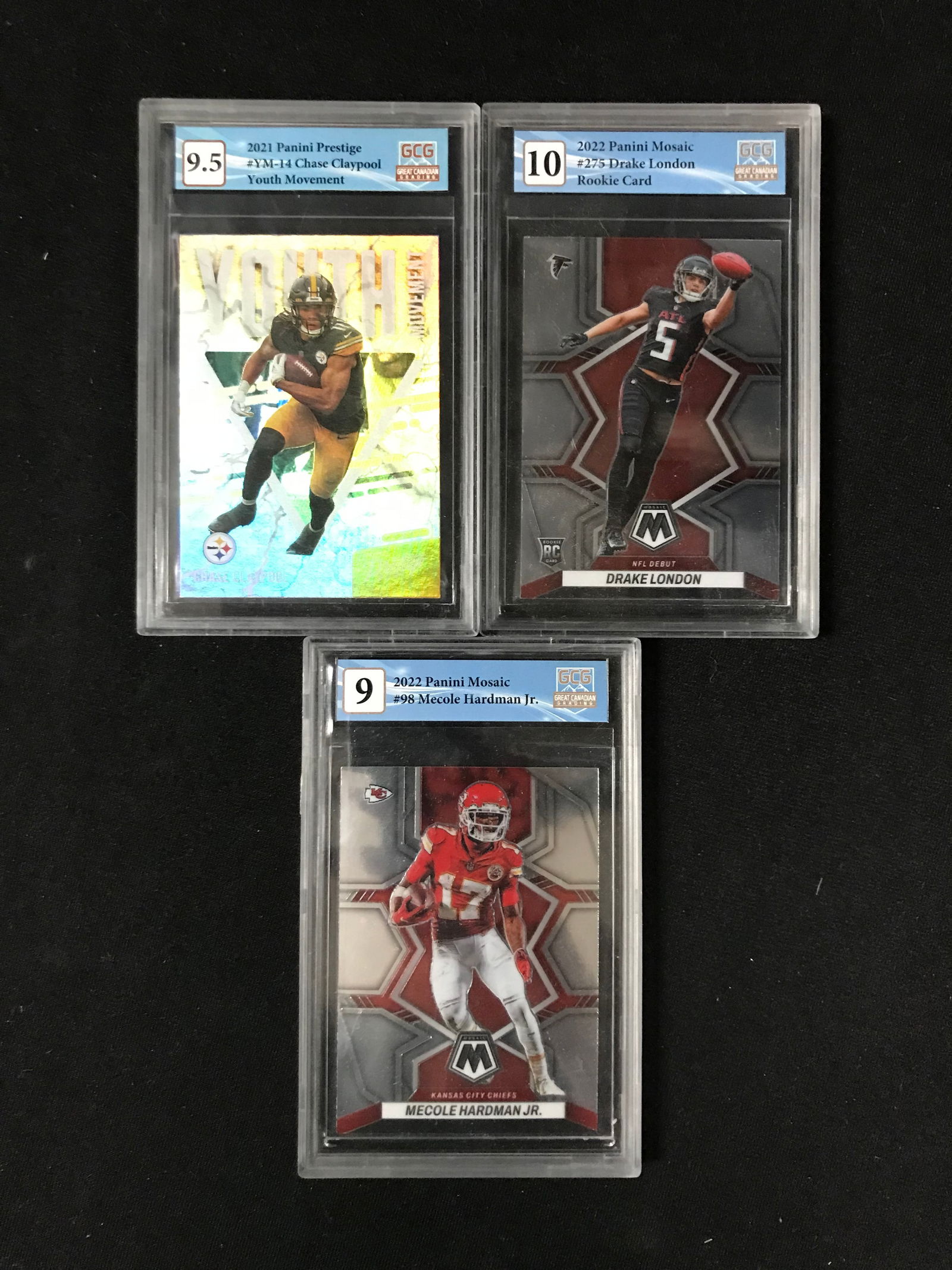 LOT OF 3 GRADED NFL TRADING CARDS (1 of 1)