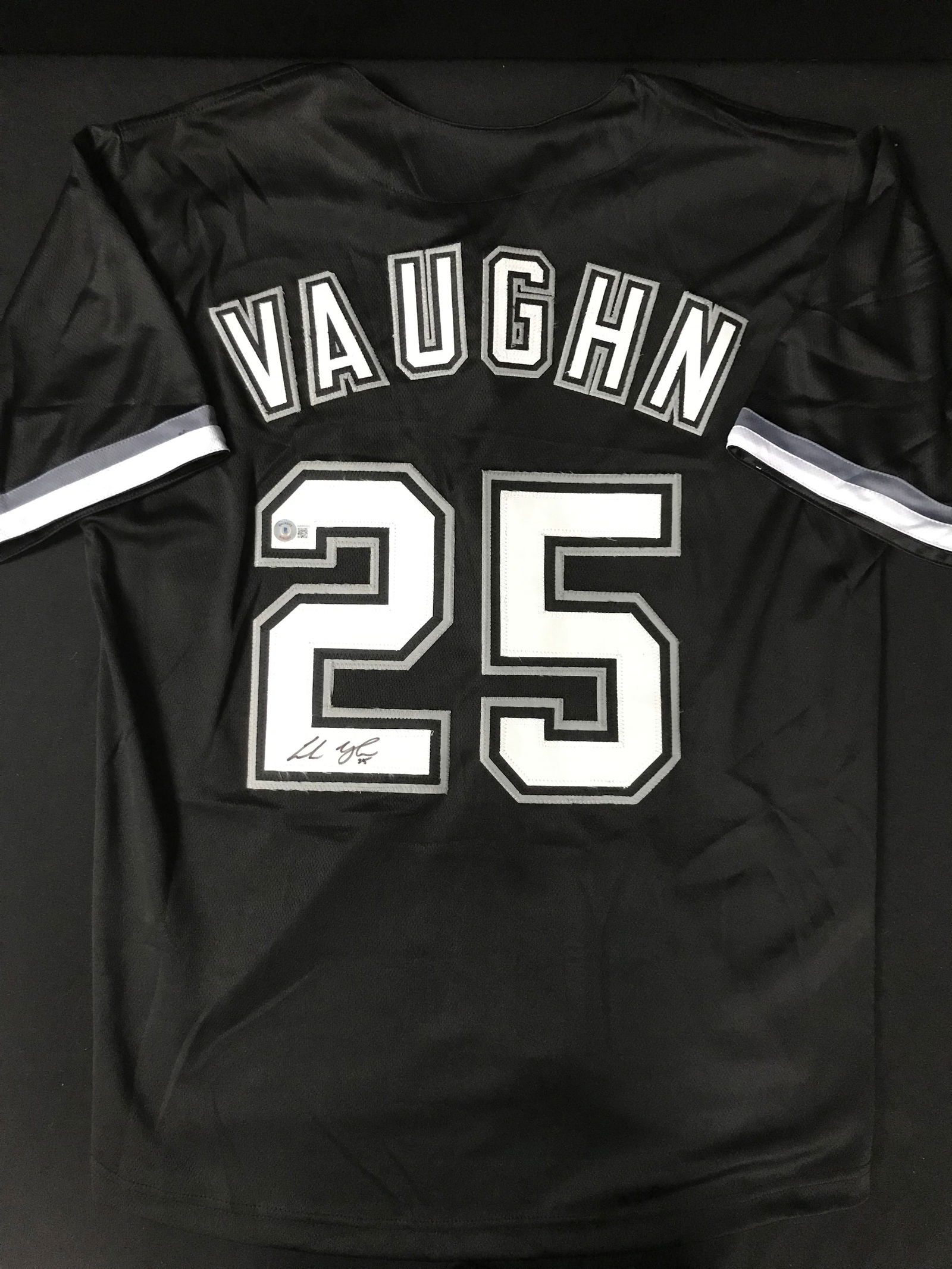 ANDREW VAUGHN SIGNED CHICAGO WHITE SOX JERSEY (BECKETT COA) (1 of 3)