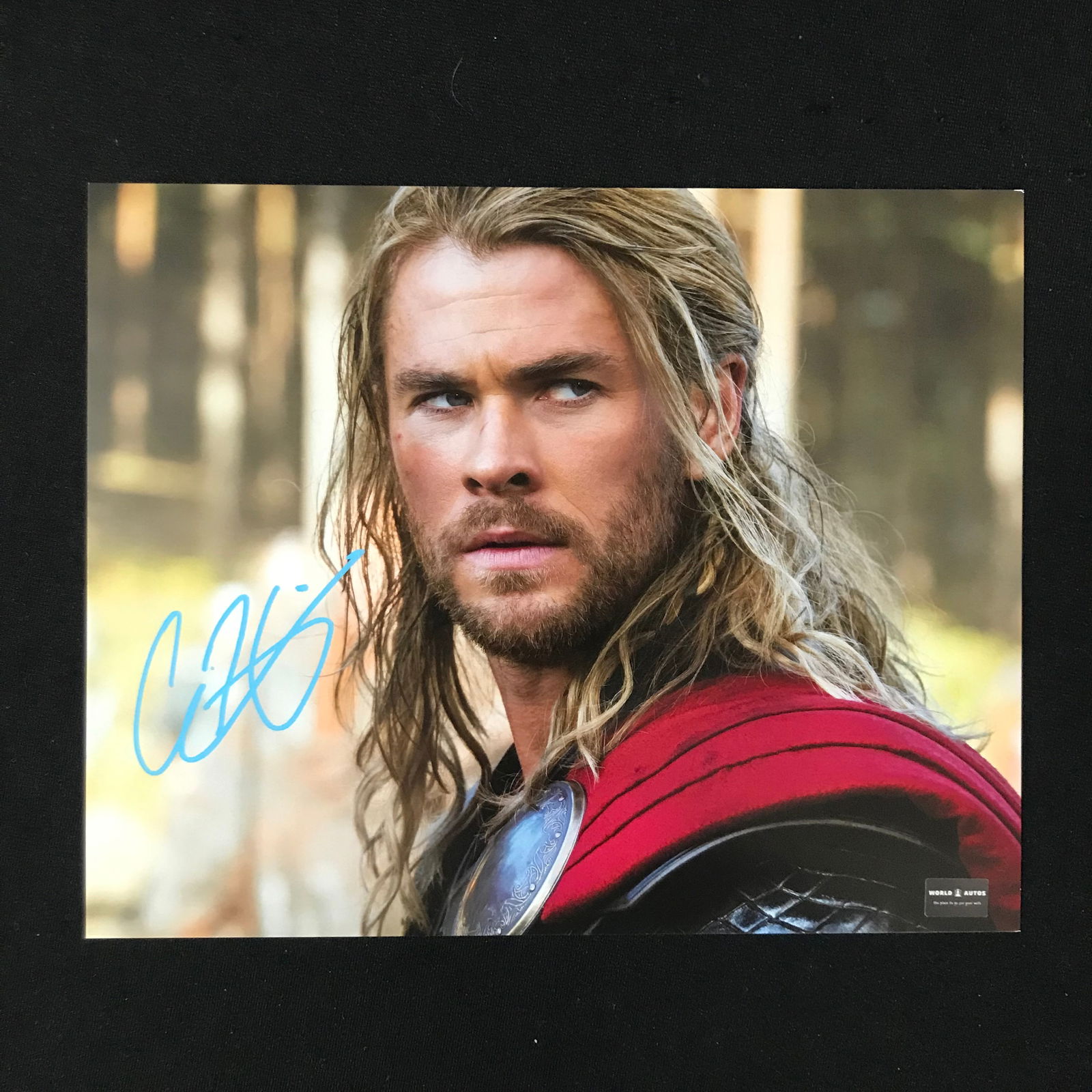 CHRIS HEMSWORTH SIGNED 8X10 PHOTO WORLD AUTOS COA (1 of 1)