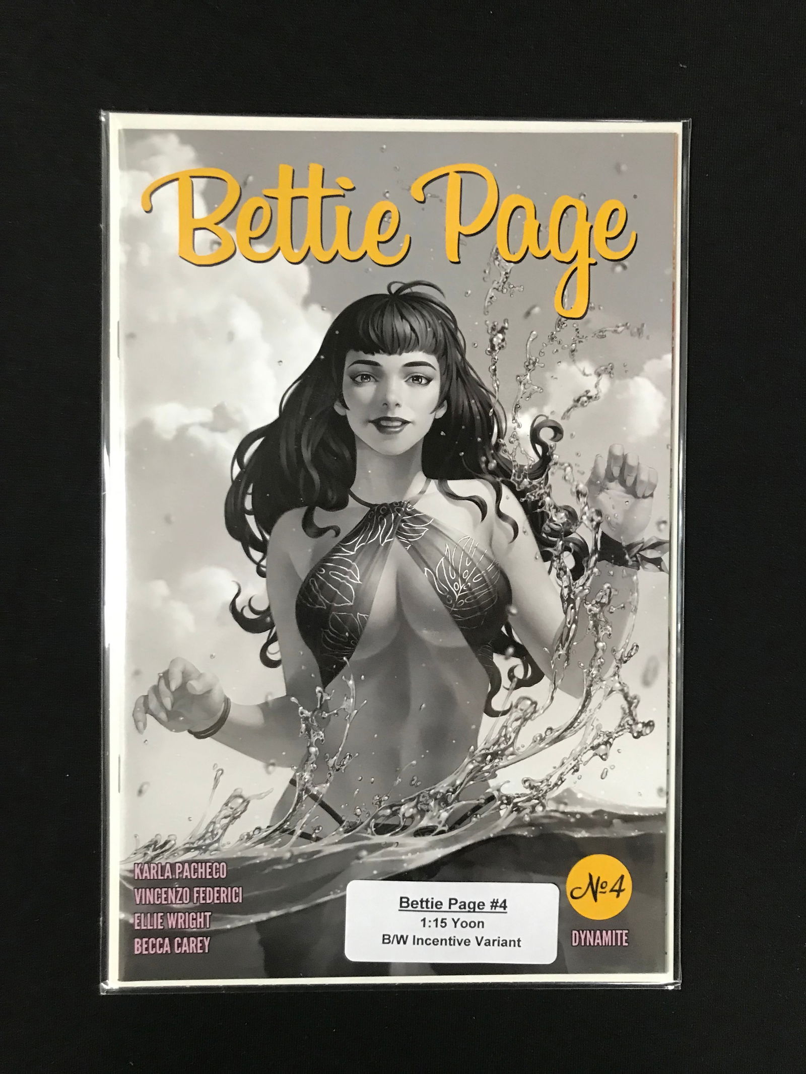 DYNAMITE COMICS NO.4 BETTIE PAGE (1:15 YOON B (1 of 1)