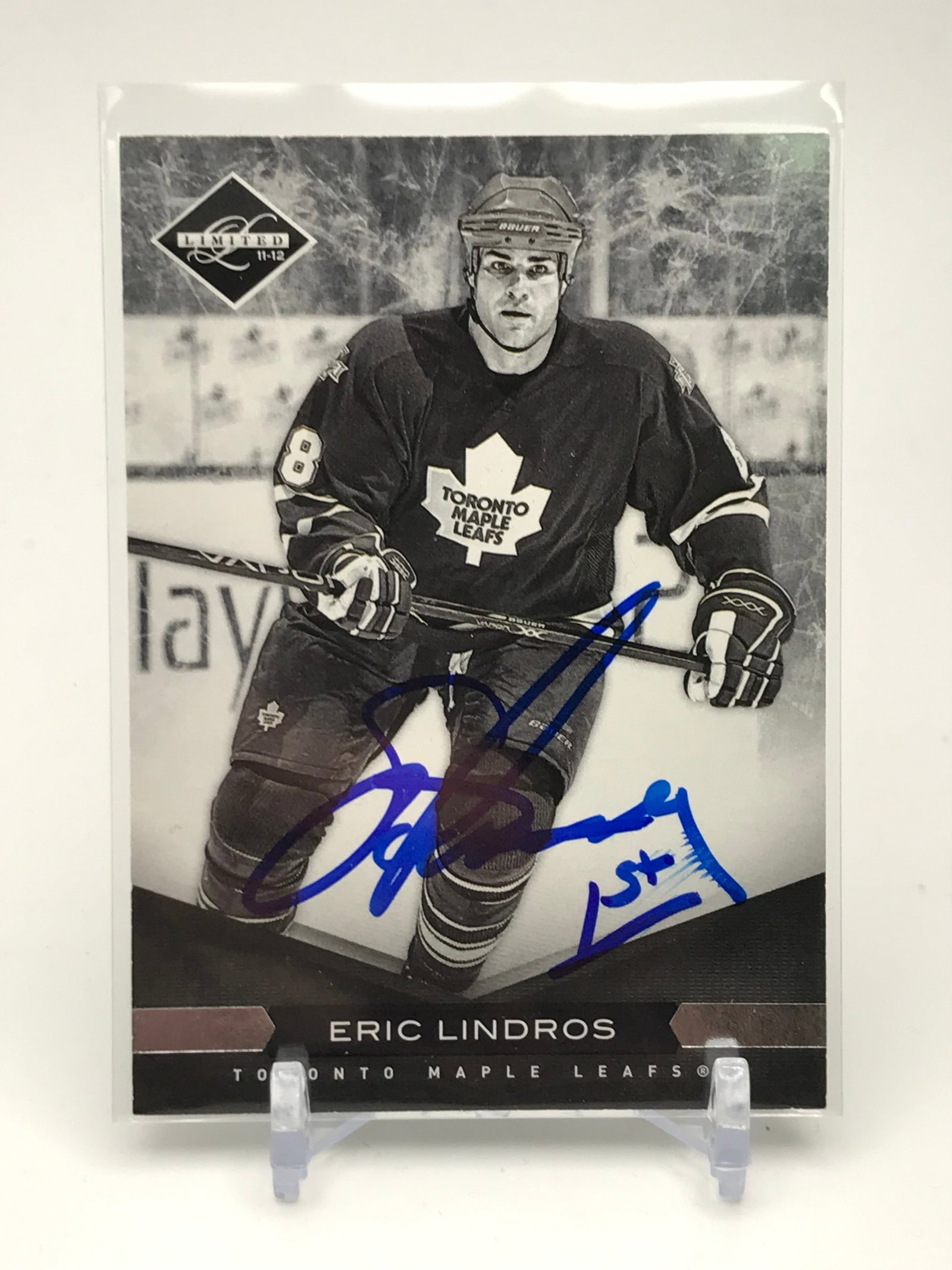 ERIC LINDROSS SIGNED PANINI LIMITED CARD 078/299: Prices are in Canadian dollars