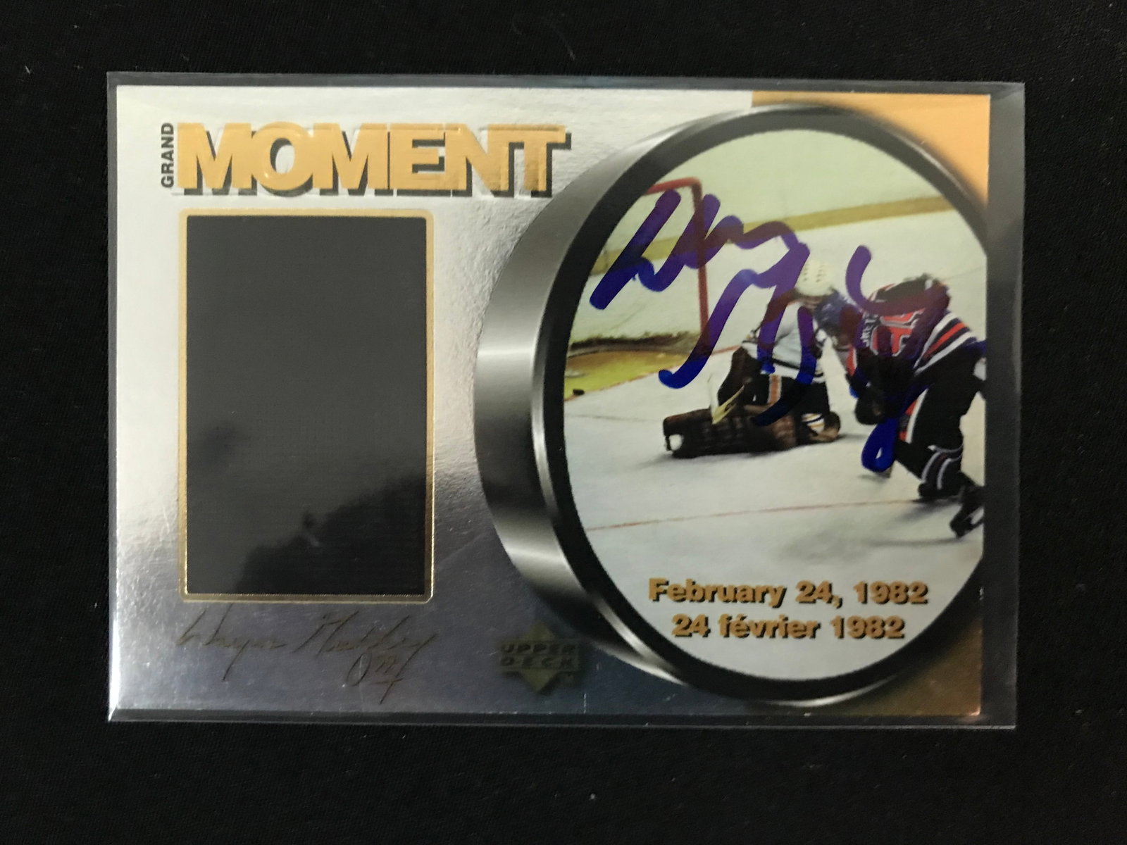 WAYNE GRETZKY SIGNED NHL TRADING CARD: Prices are in Canadian dollars