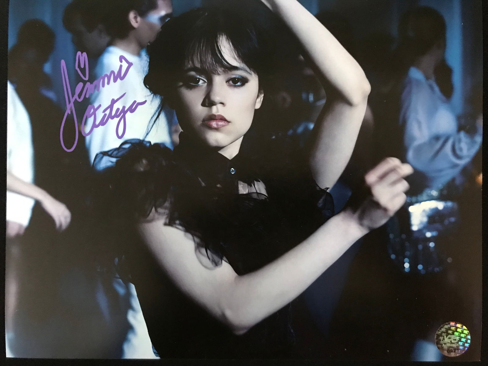 JENNA ORTEGA SIGNED 'WEDNESDAY' 8X10 PHOTO KB COA (1 of 1)