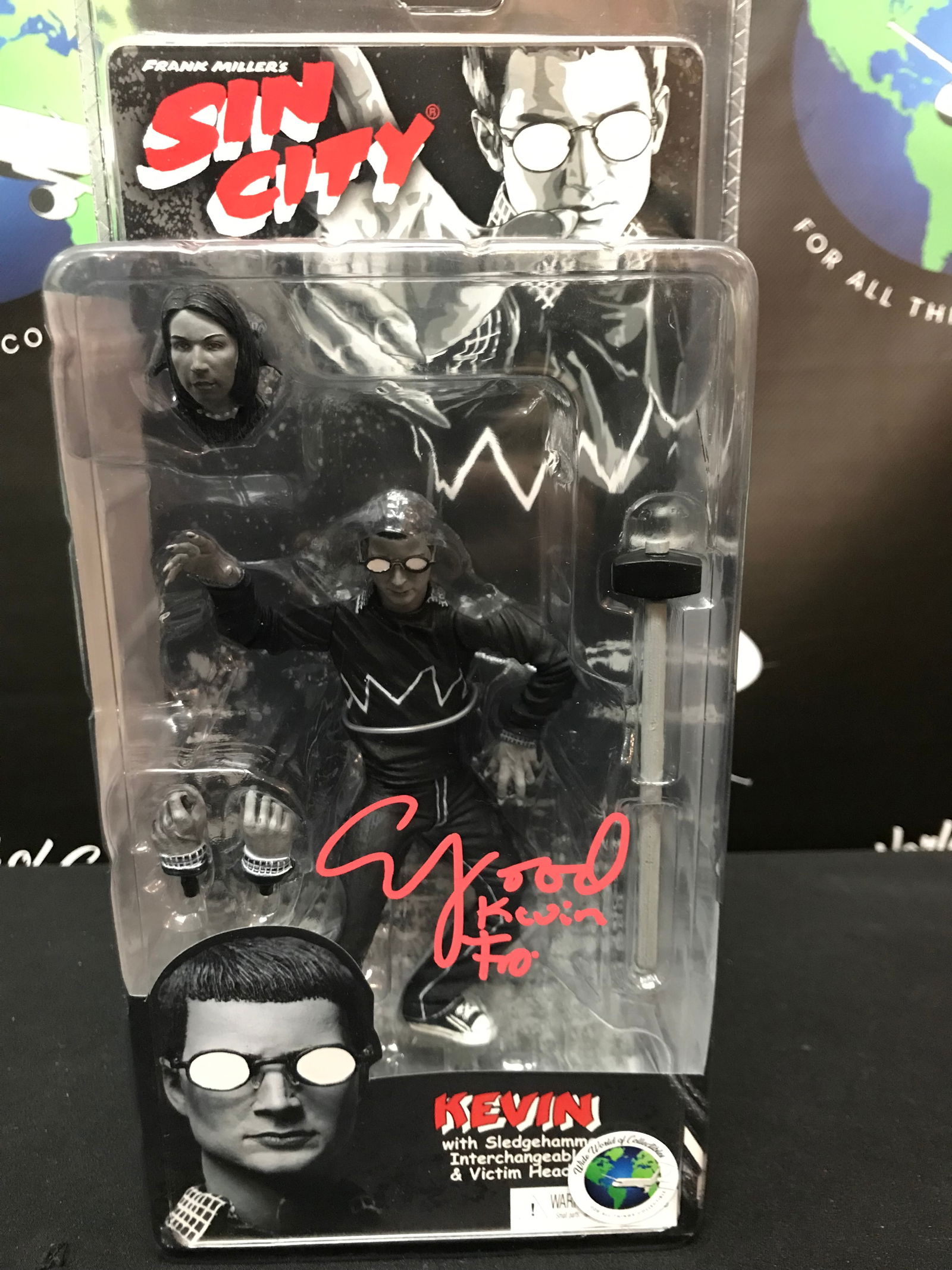 ELIJAH WOOD SIGNED SIN CITY 'KEVIN' FIGURE WWOC COA (1 of 1)