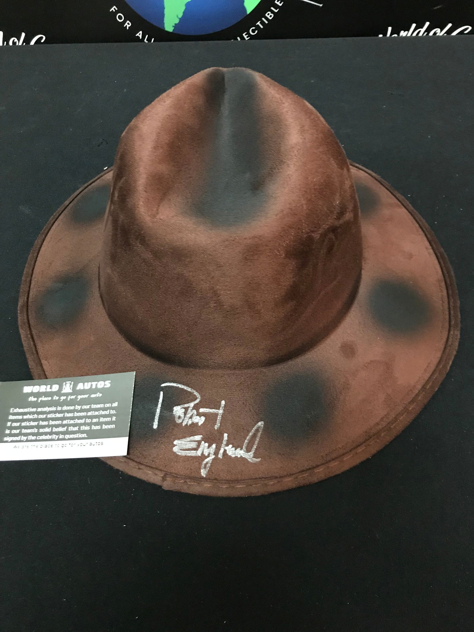 ROBERT ENGLUND SIGNED FREDDY KREUGER HAT - WORLD AUTOS COA (1 of 2)