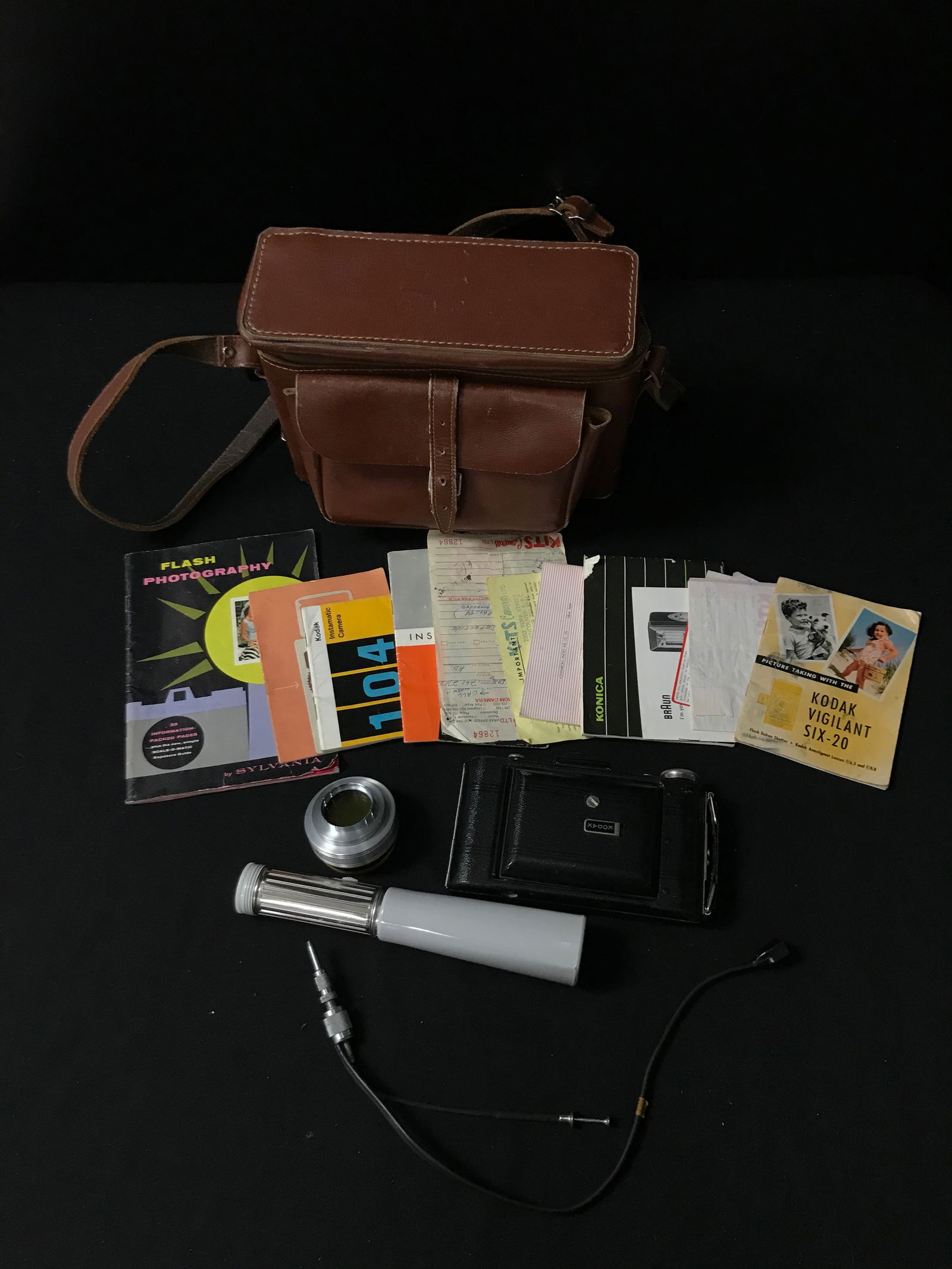 VINTAGE KODAK CAMERA WITH ACCESSORIES (1 of 1)