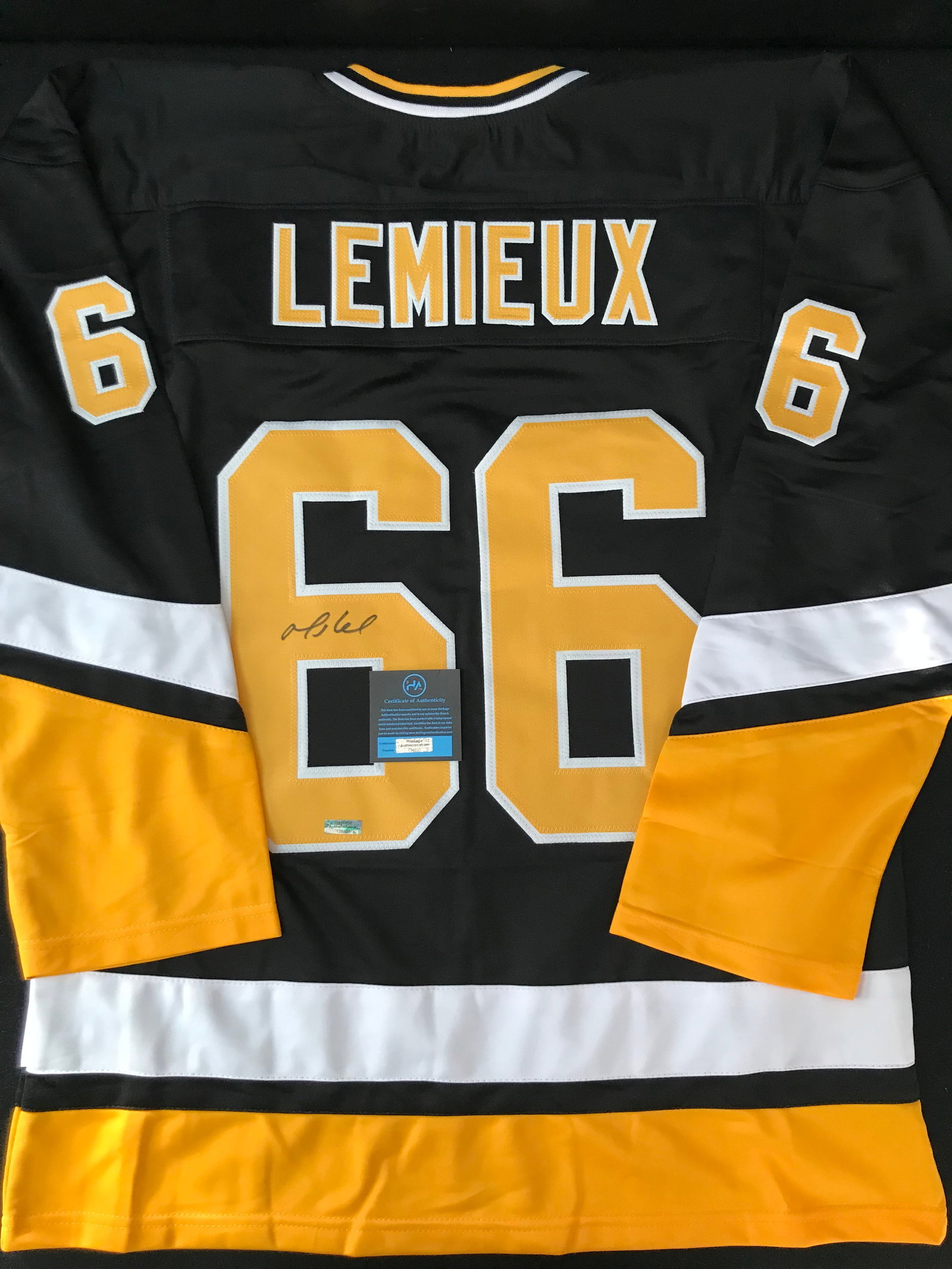 MARIO LEMIEUX SIGNED PITTSBURG PENGUINS JERSEY (HERITAGE AUTHENTICATION COA) (1 of 3)