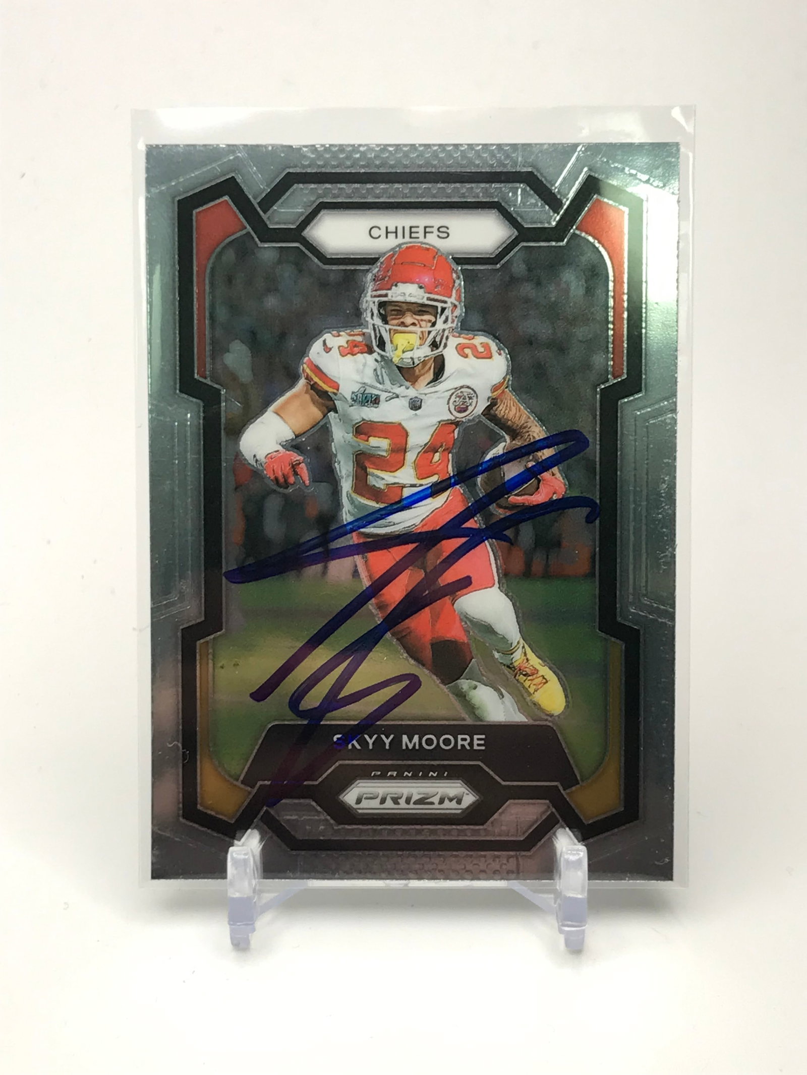 2023 SKYY MOORE SIGNED PANINI PRIZM CARD NO. 150: Prices are in Canadian dollars
