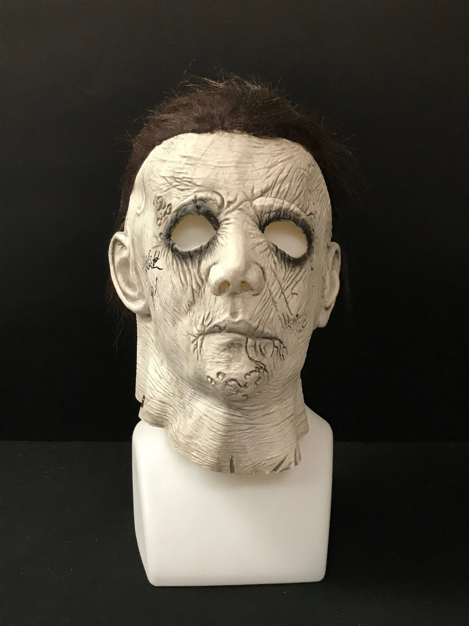 NICK CASTLE SIGNED MICHAEL MYERS MASK WORLD AUTOS COA: Prices are in Canadian dollars