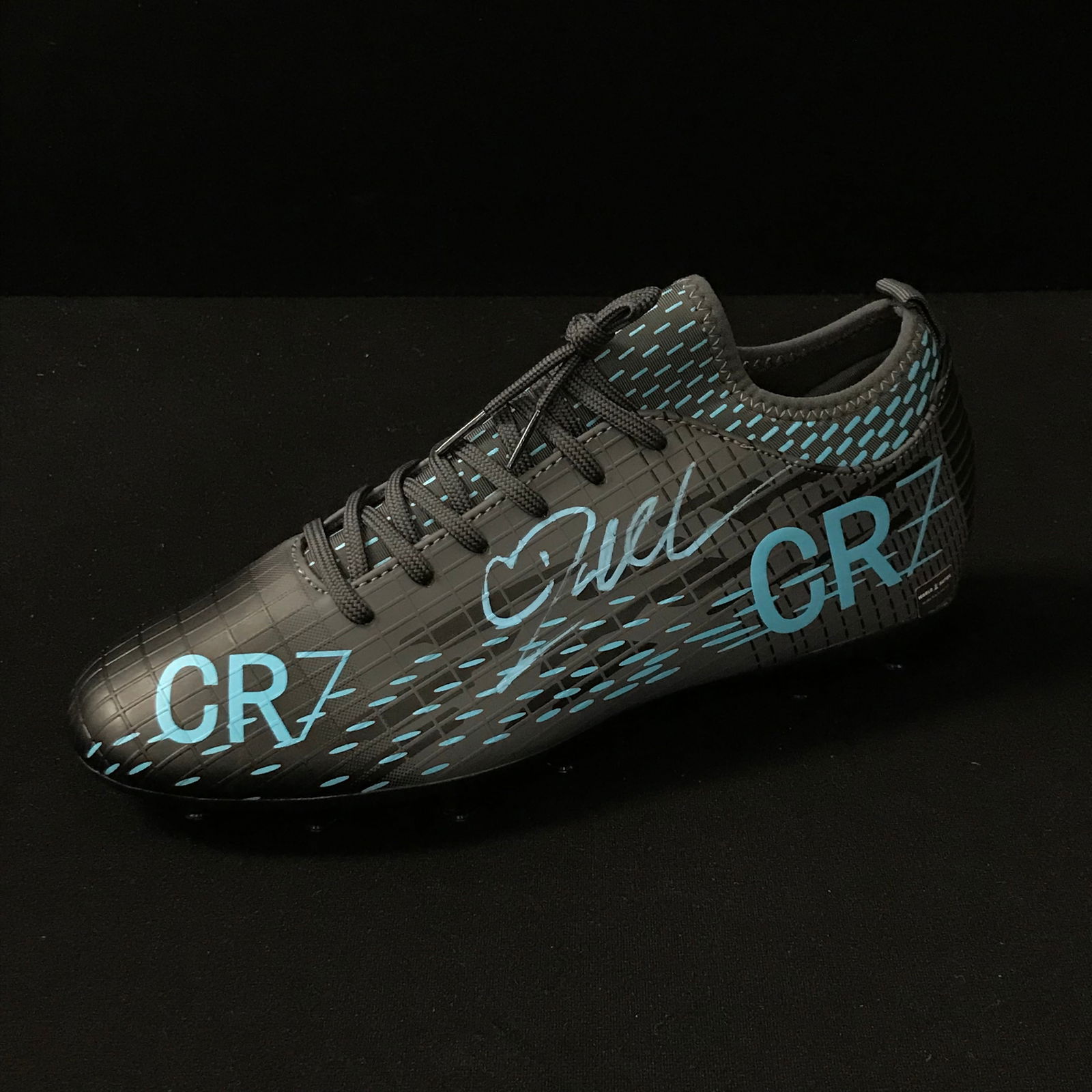 CHRISTIANO RONALDO SIGNED CLEAT WORLD AUTOS COA (1 of 2)