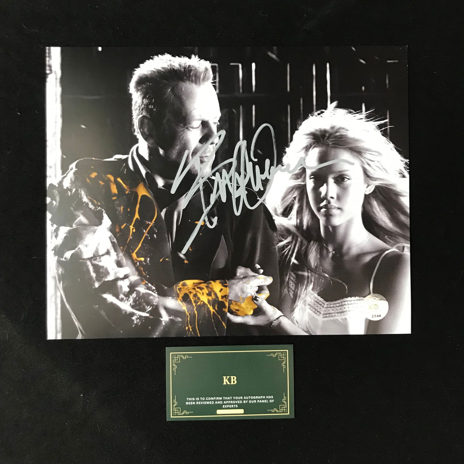 BRUCE WILLIS SIGNED "SIN CITY" 8X10 PHOTO (KB AUTHENTICS COA) (1 of 1)