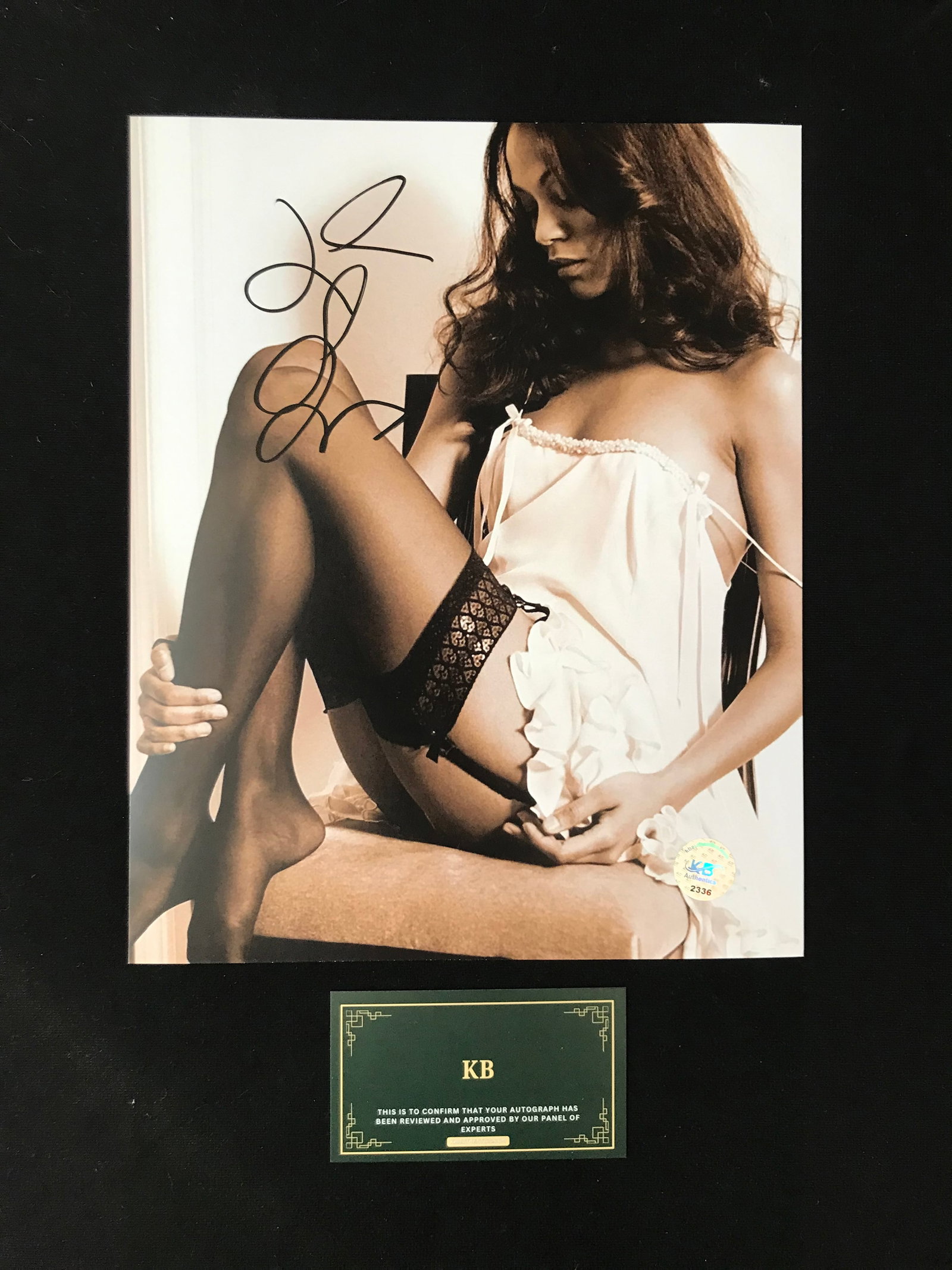 ZOE SALDANA SIGNED 8X10 PHOTO (KB AUTHENTICS COA): Prices are in Canadian dollars