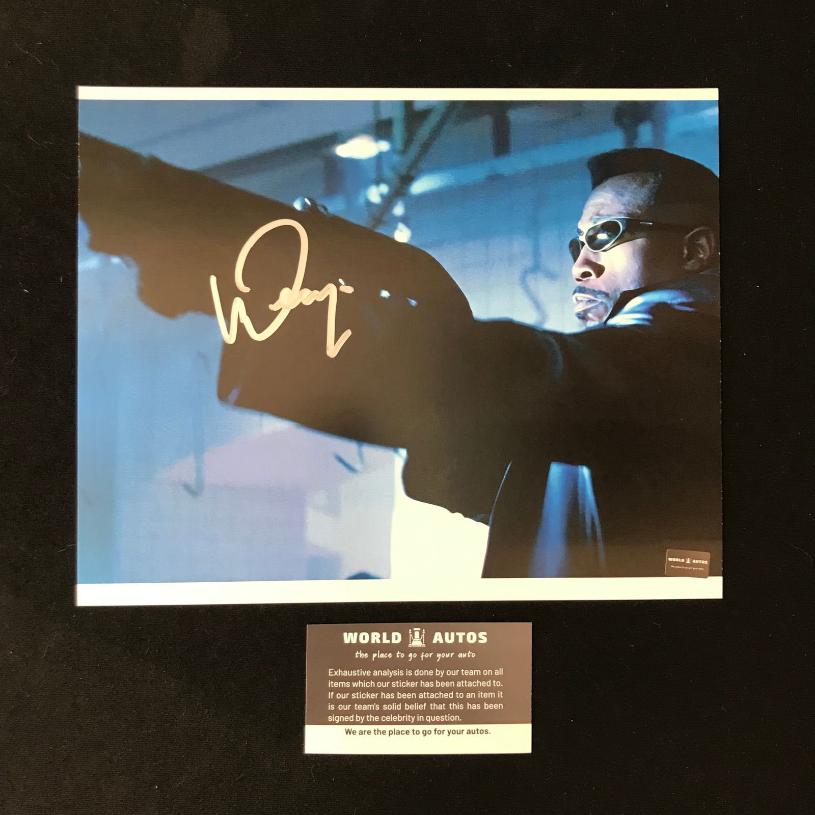 WESLEY SNIPES SIGNED "BLADE" 8X10 PHOTO (WORLD AUTOS COA) (1 of 1)