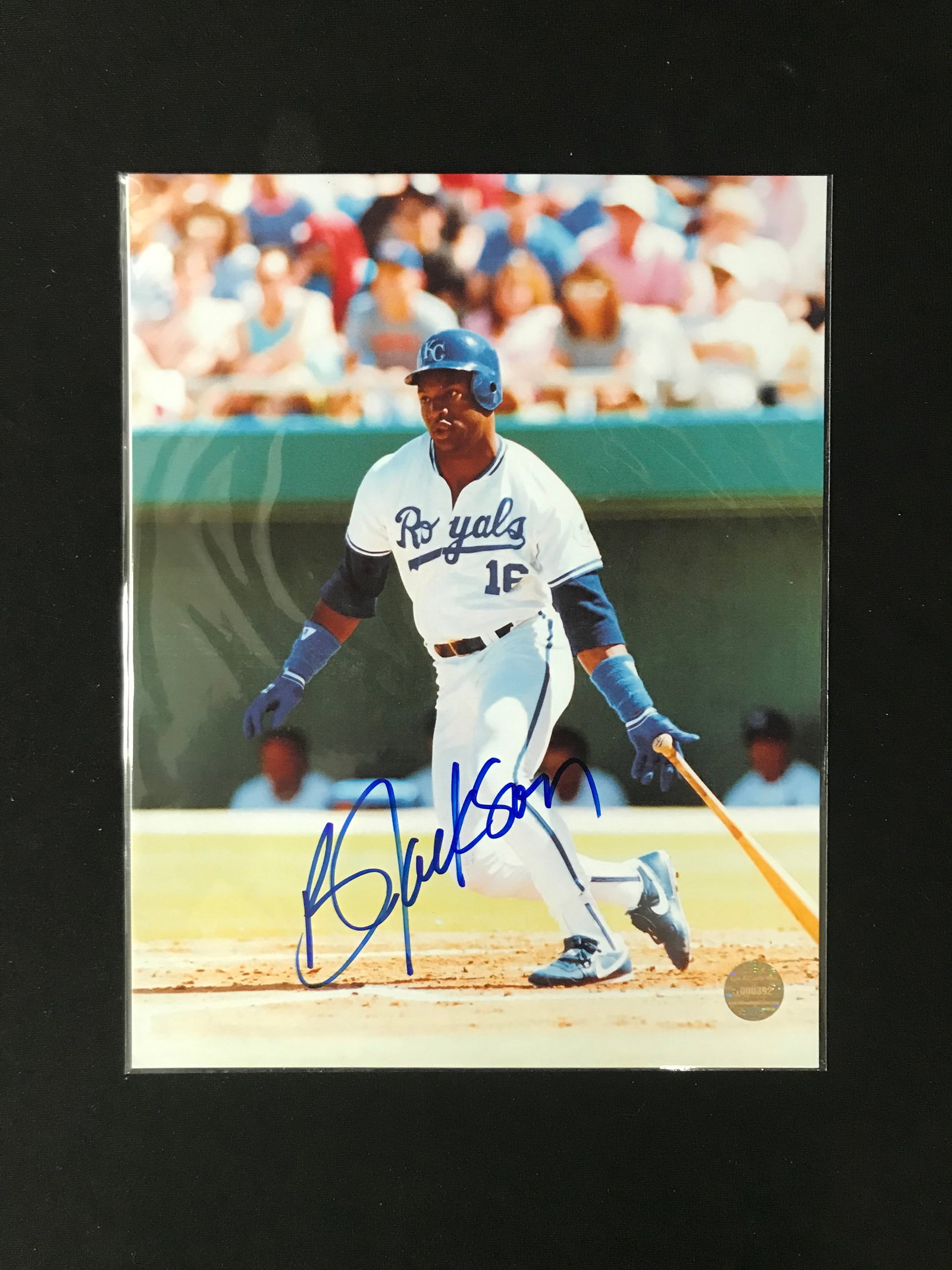 BO JACKSON SIGNED KANSAS CITY ROYALS 8X10 PHOTO (ELITE AUTHENTICATION COA) (1 of 2)