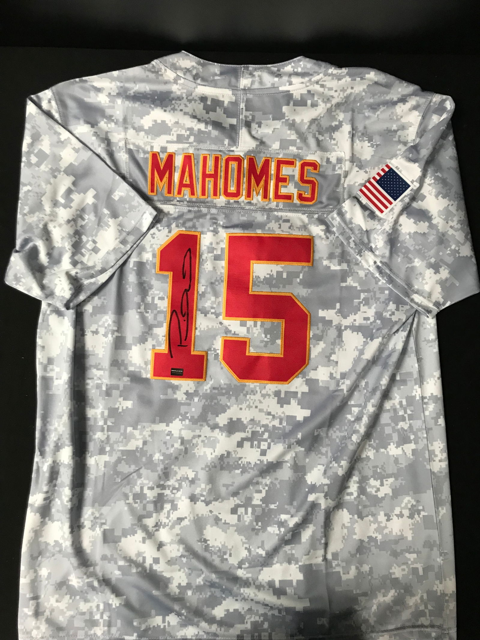 PATRICK MAHOMES SIGNED JERSEY (WORLD AUTOS COA) (1 of 3)